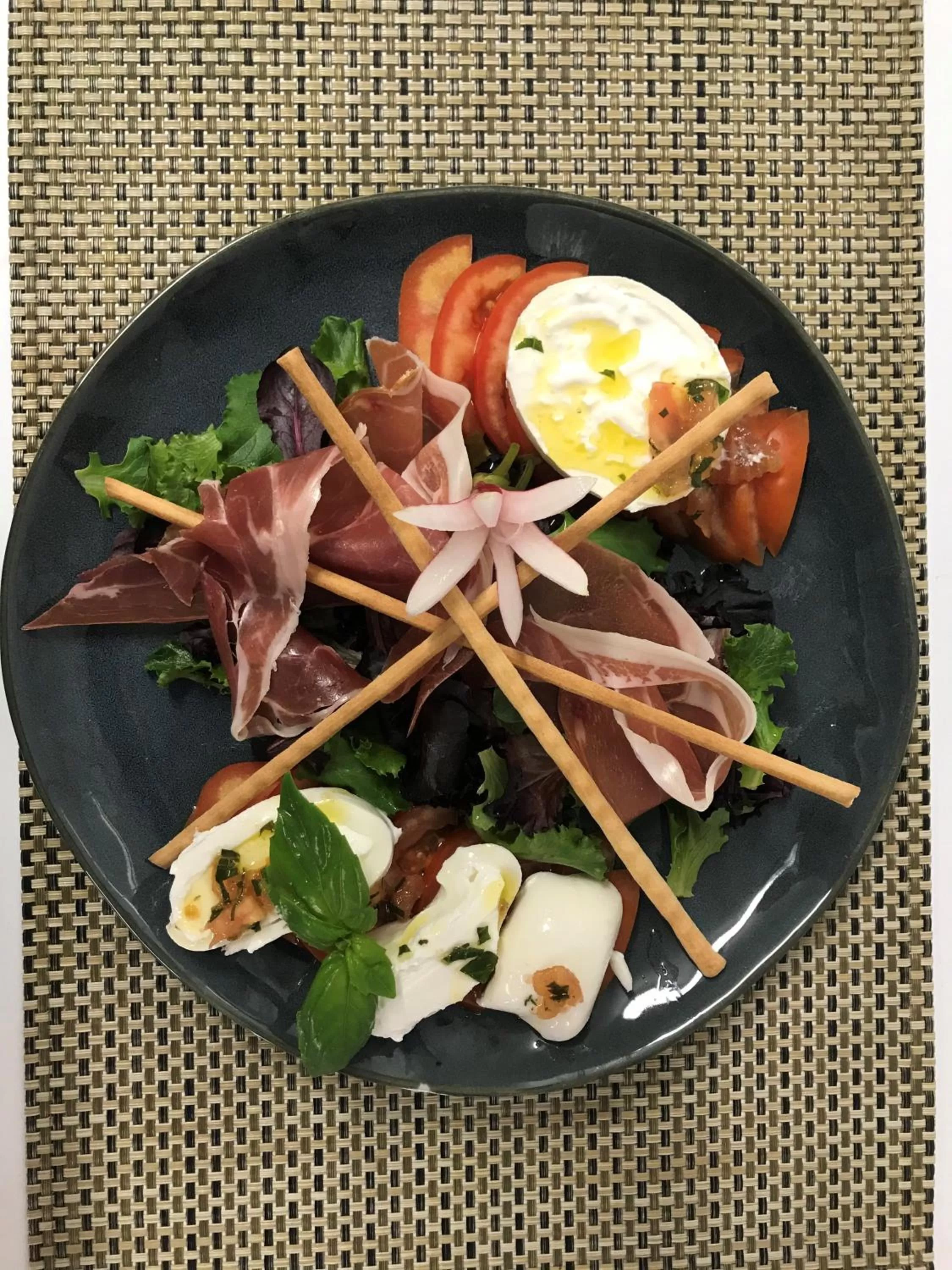 Restaurant/places to eat in Hôtel restaurant Kyriad Fréjus