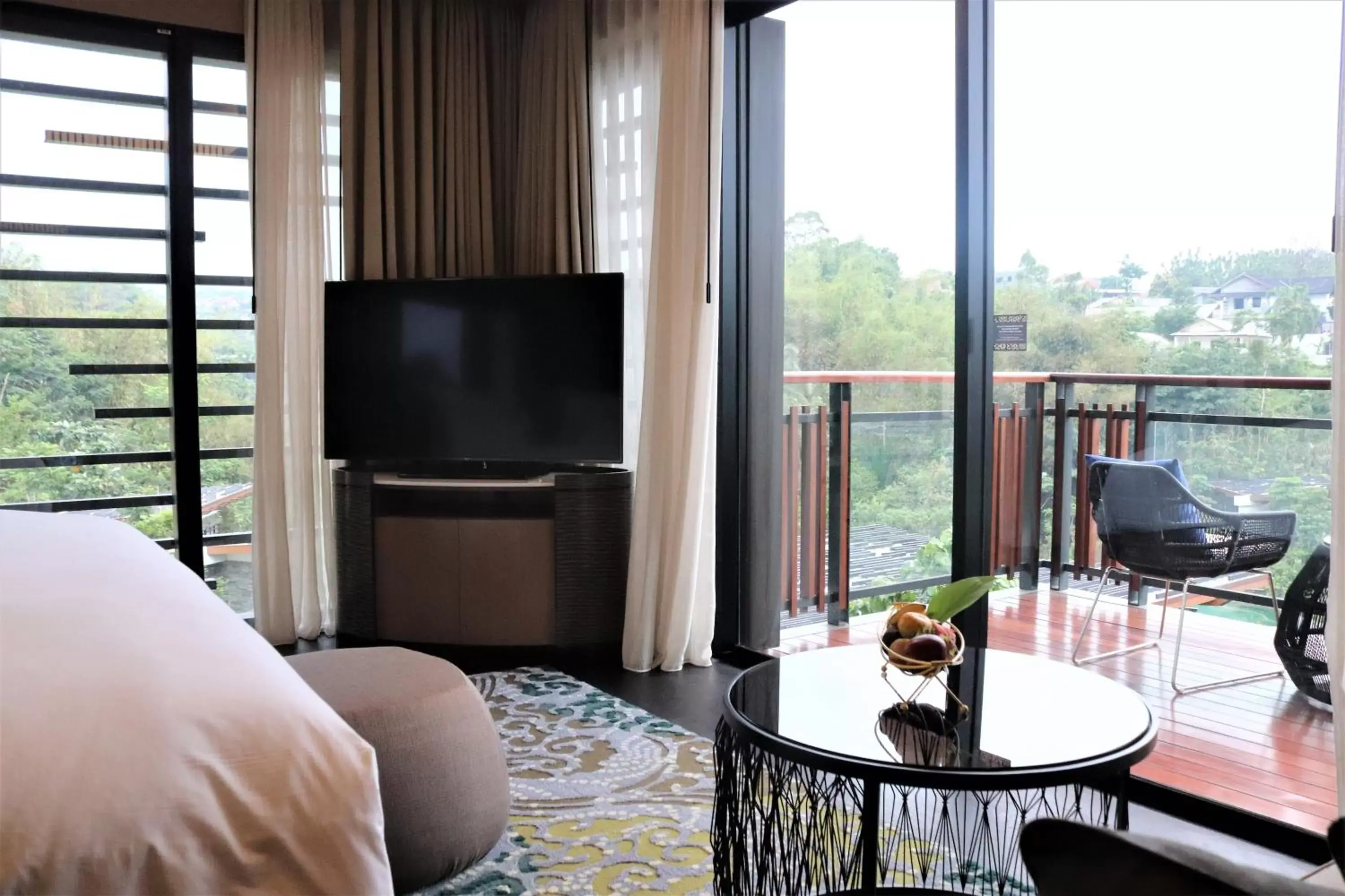 Balcony/Terrace, TV/Entertainment Center in Pullman Ciawi Vimala Hills Resort