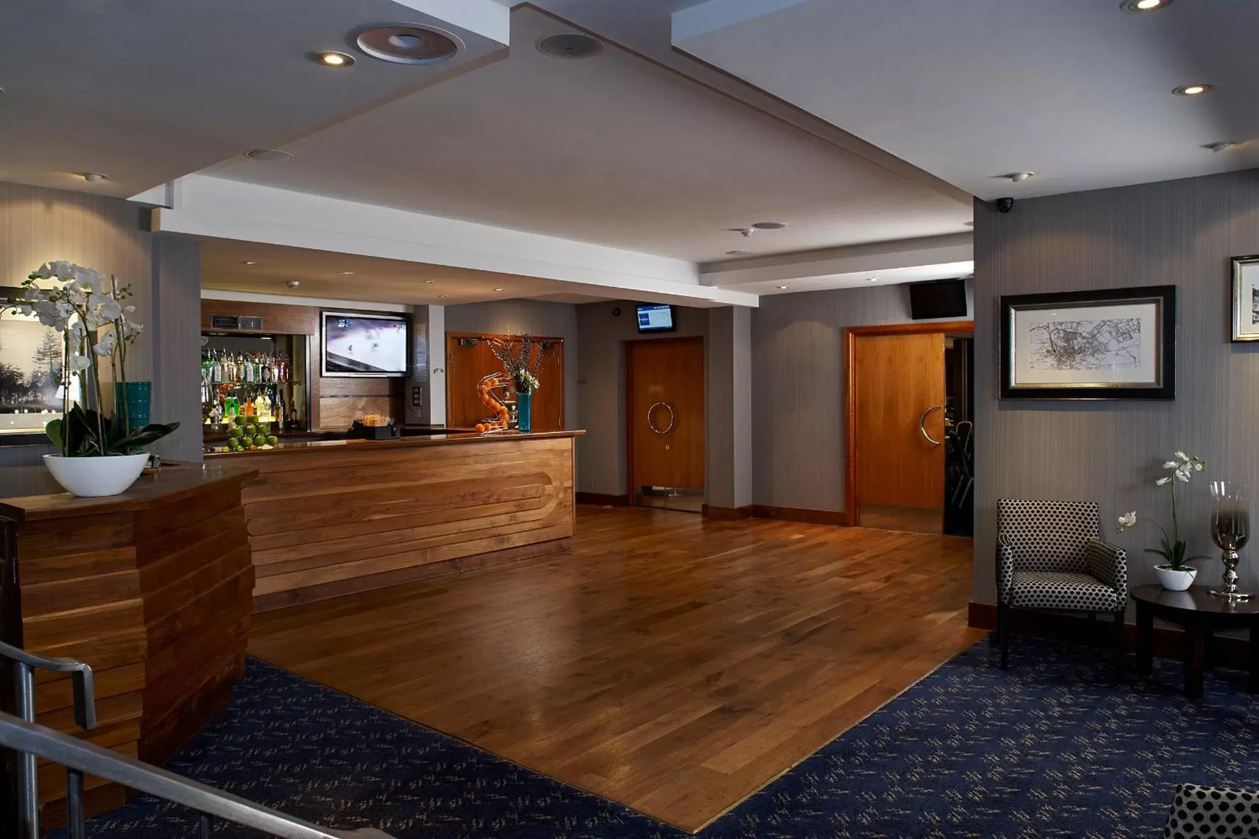 Business facilities, Lobby/Reception in Mandolay Hotel Guildford