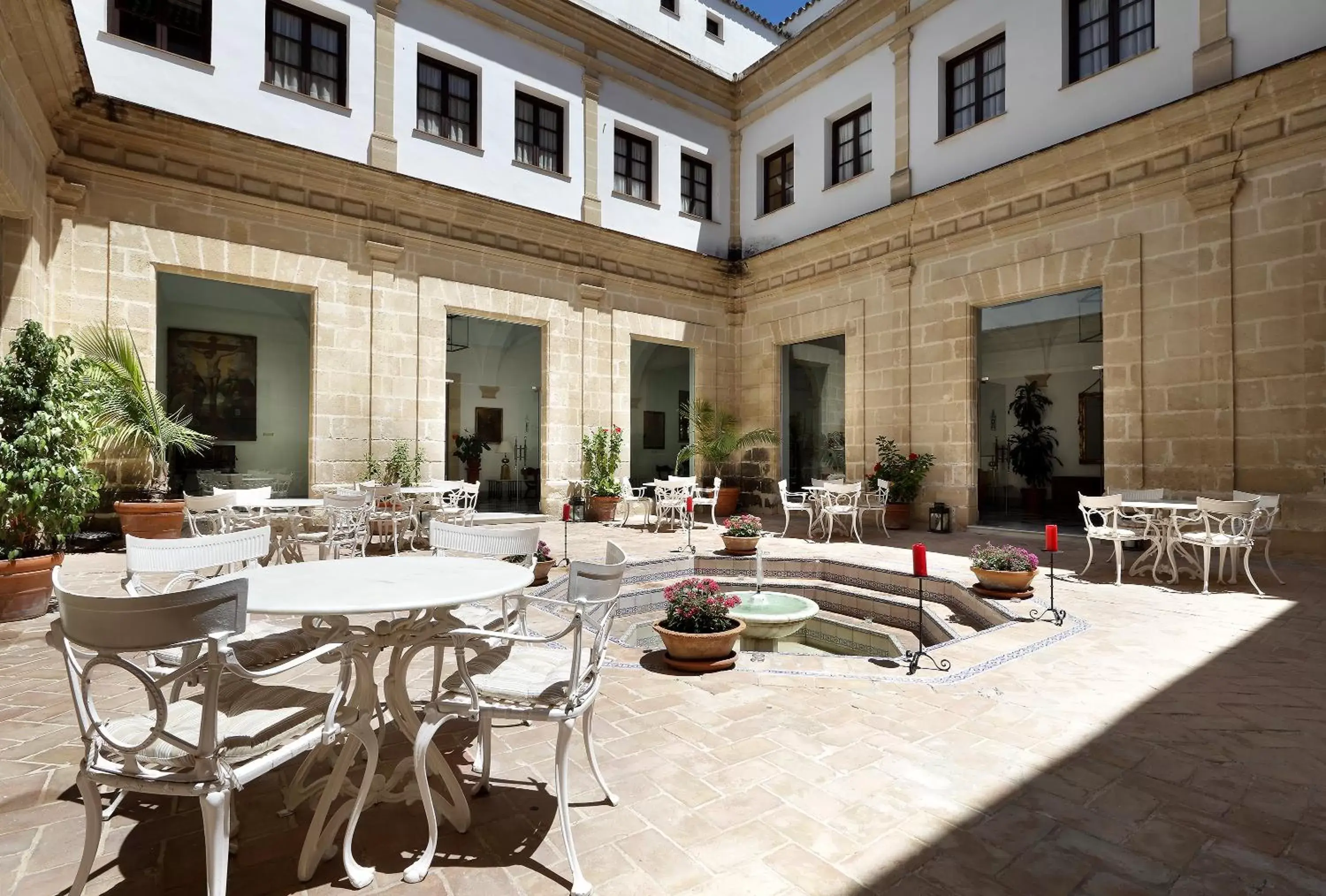 Seating area, Restaurant/Places to Eat in Crisol Monasterio de San Miguel