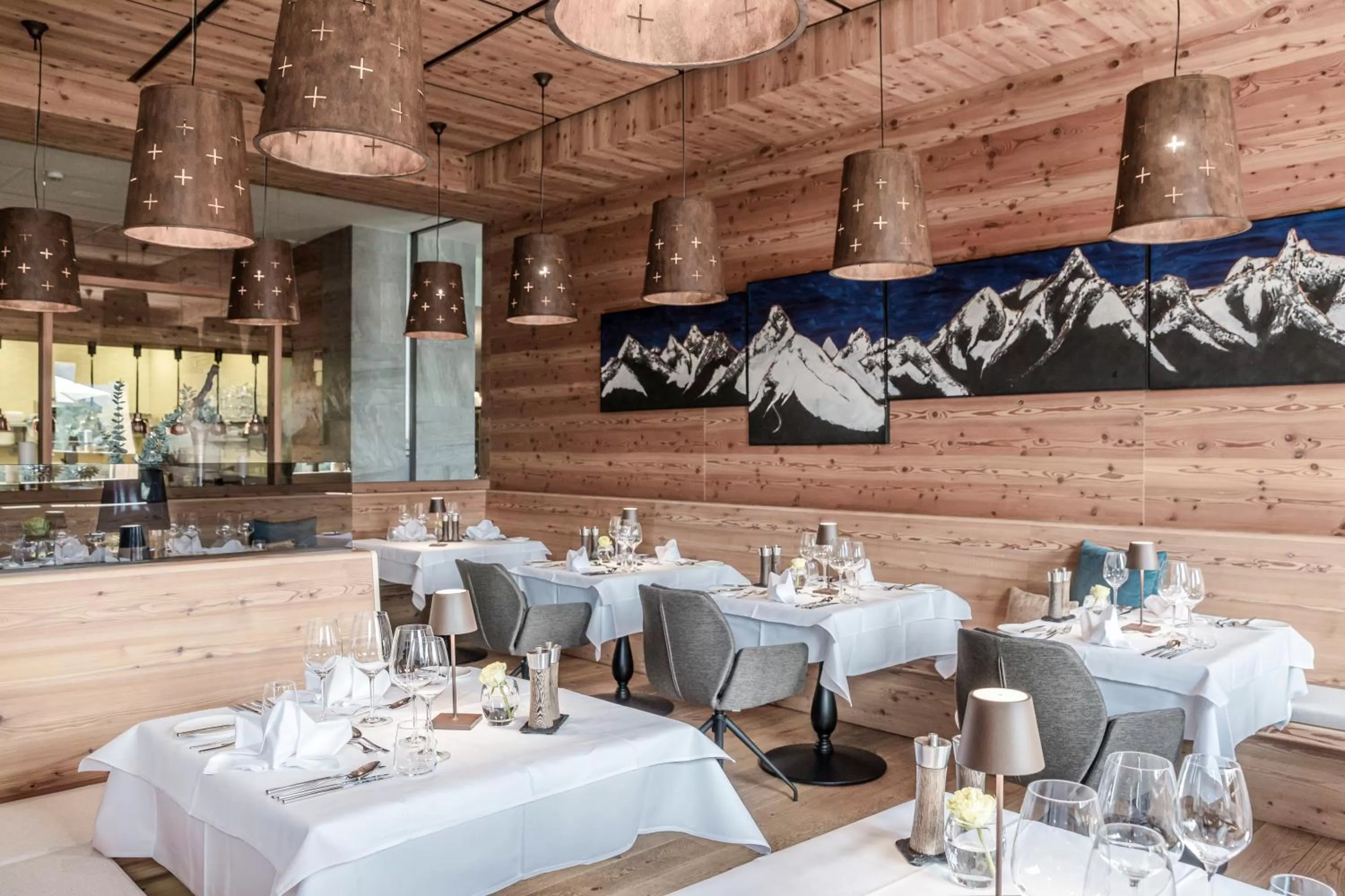 Restaurant/places to eat in NIDUM - Casual Luxury Hotel