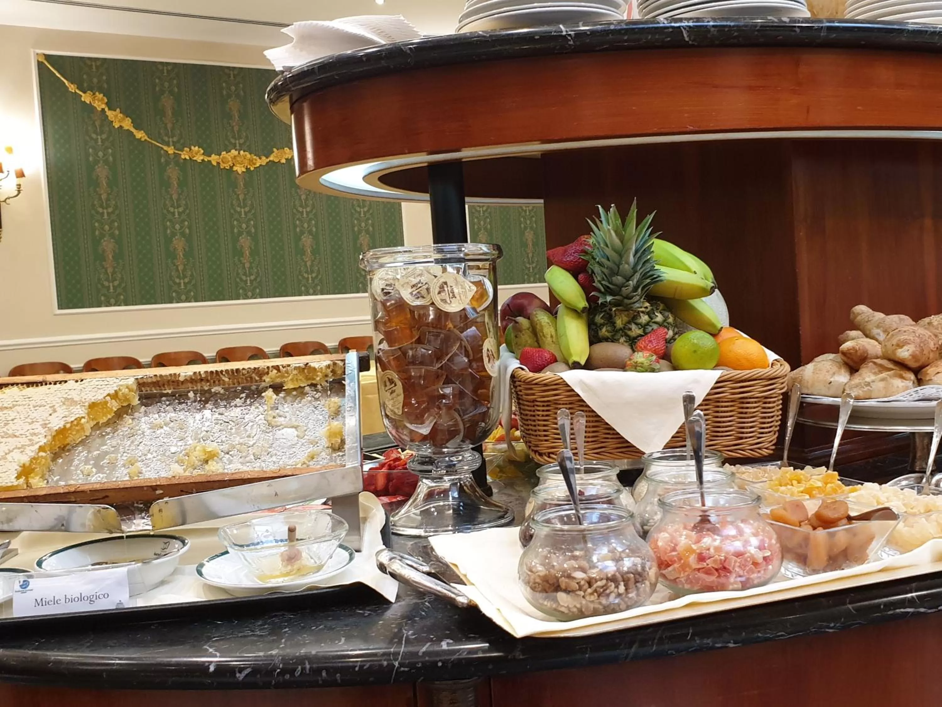Continental breakfast in Zanhotel Europa