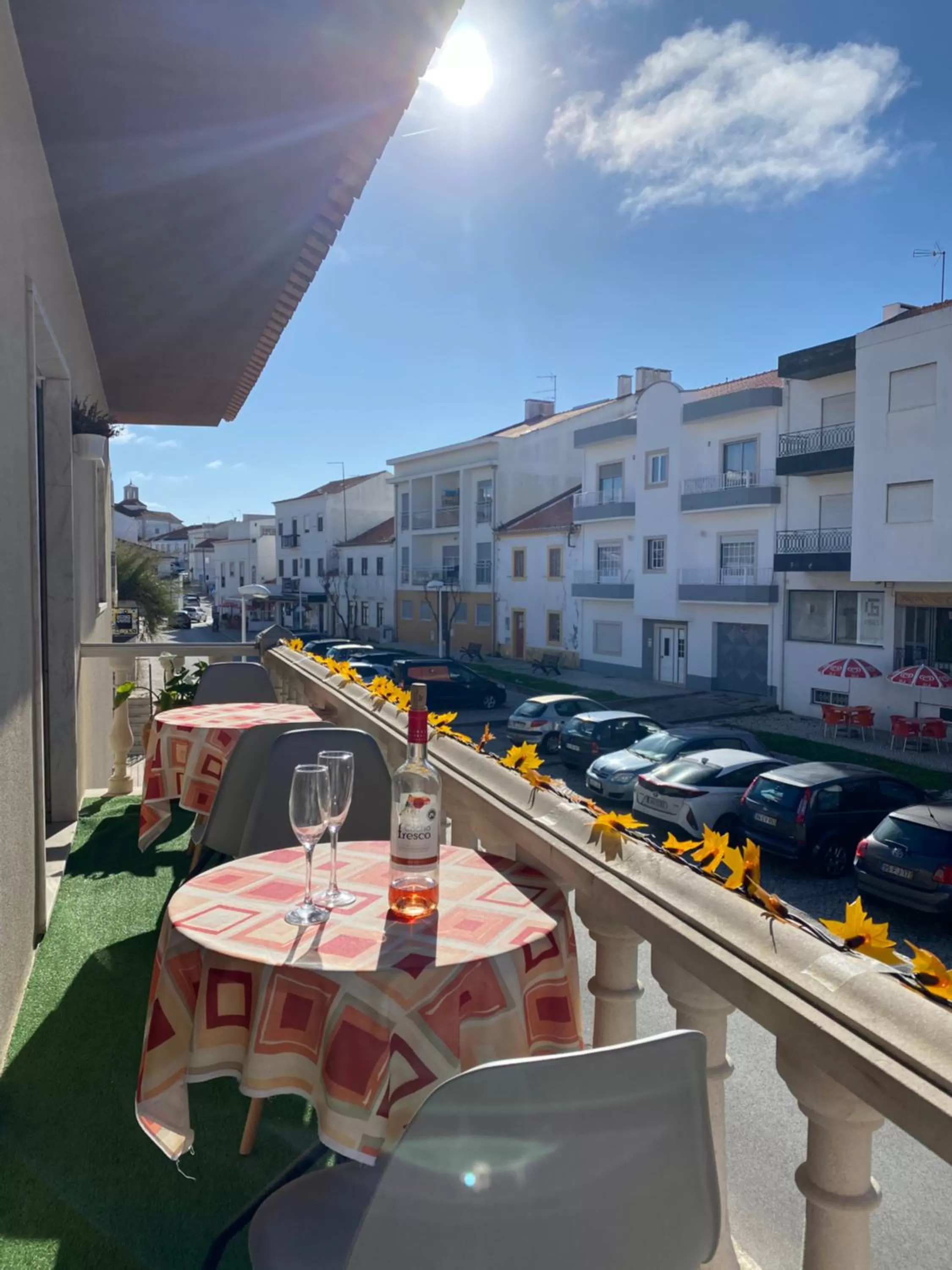 Communal lounge/ TV room in Spray B&B Sitio in Nazare Mini bar, European style