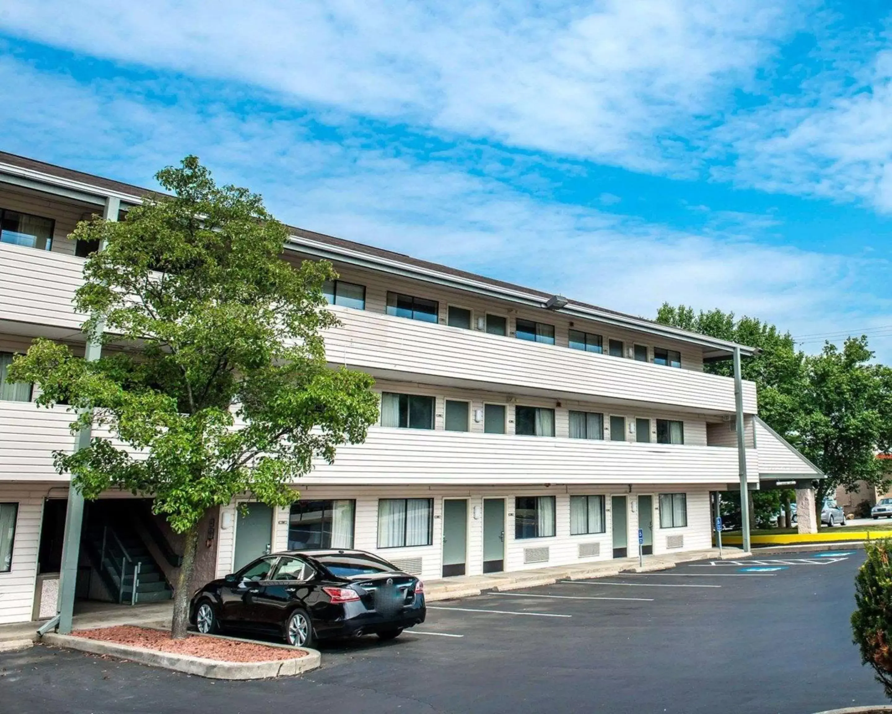Property Building in Quality Inn & Suites North Gibsonia