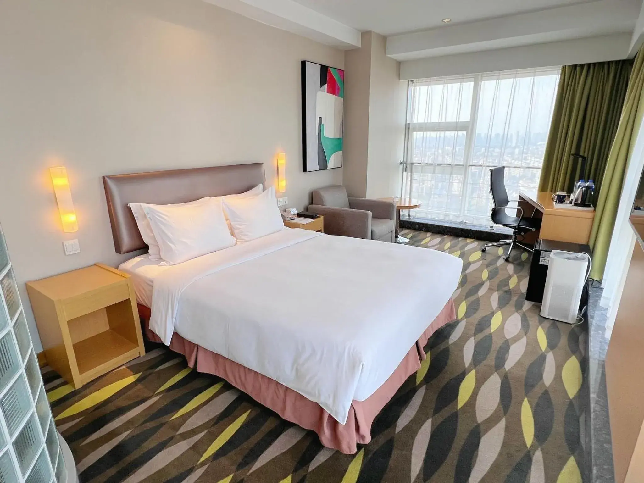 Photo of the whole room, Bed in Holiday Inn Express Changzhou Lanling, an IHG Hotel