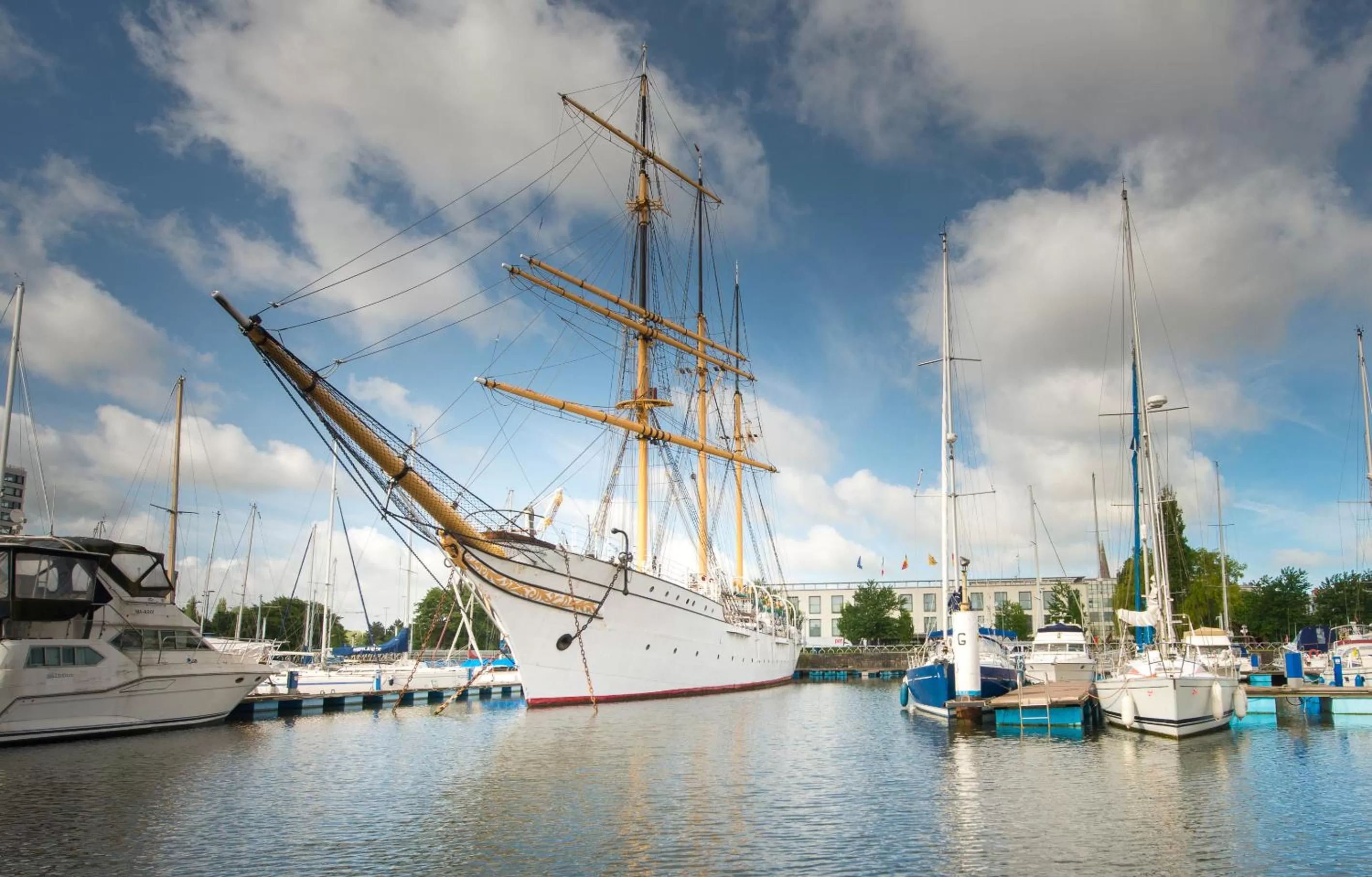 Area and facilities in Ostend Hotel