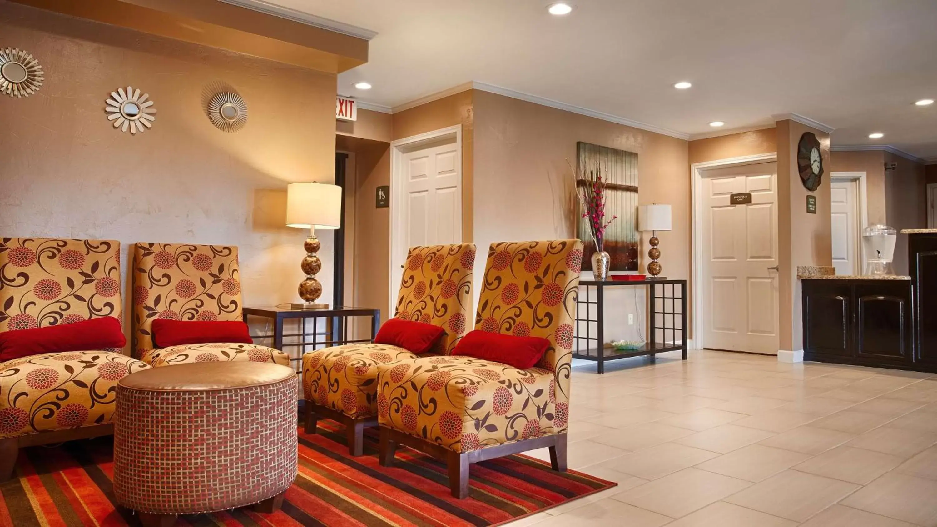 Lobby or reception, Seating Area in Best Western Snyder Inn