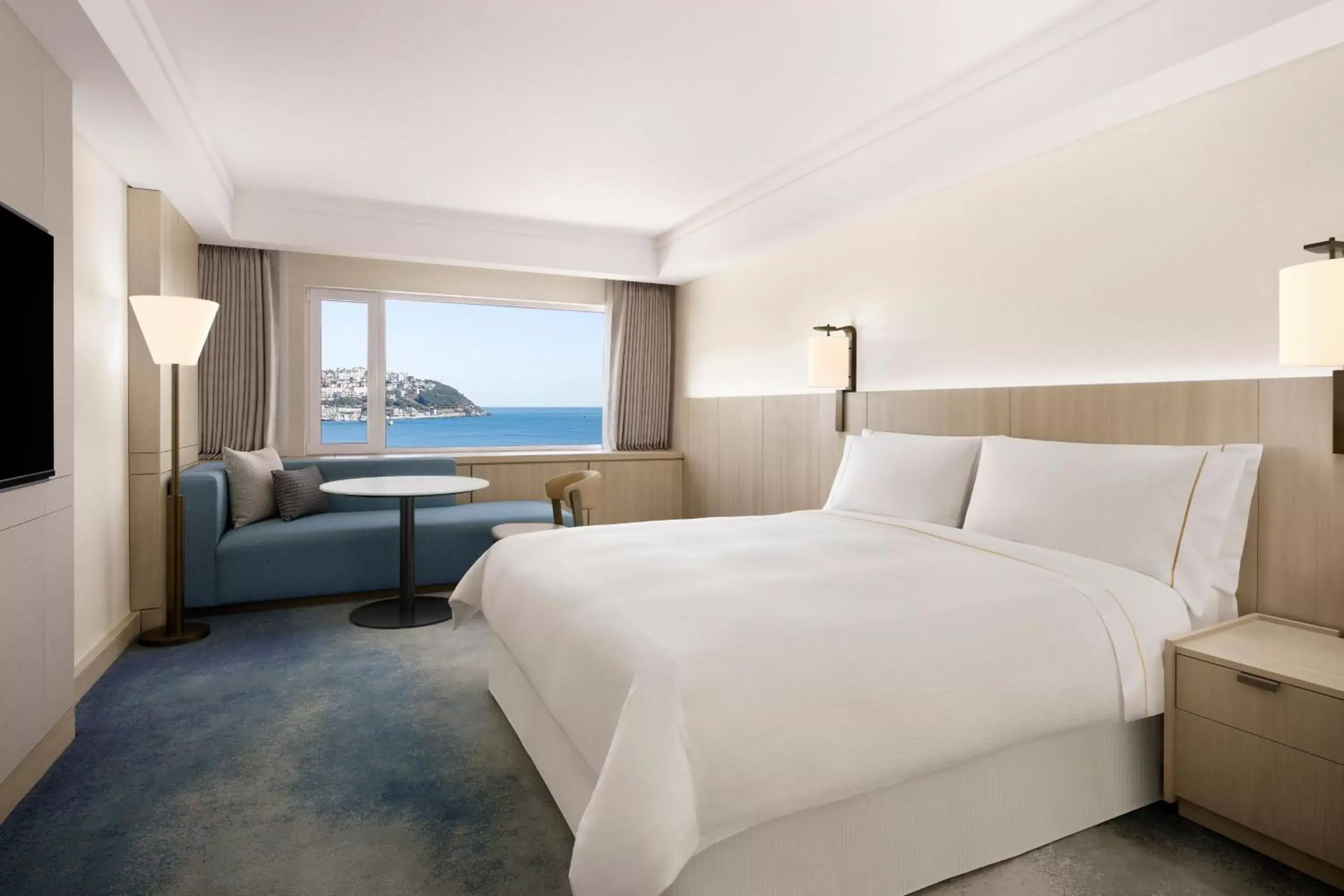 Beach, Bed in The Westin Josun Busan