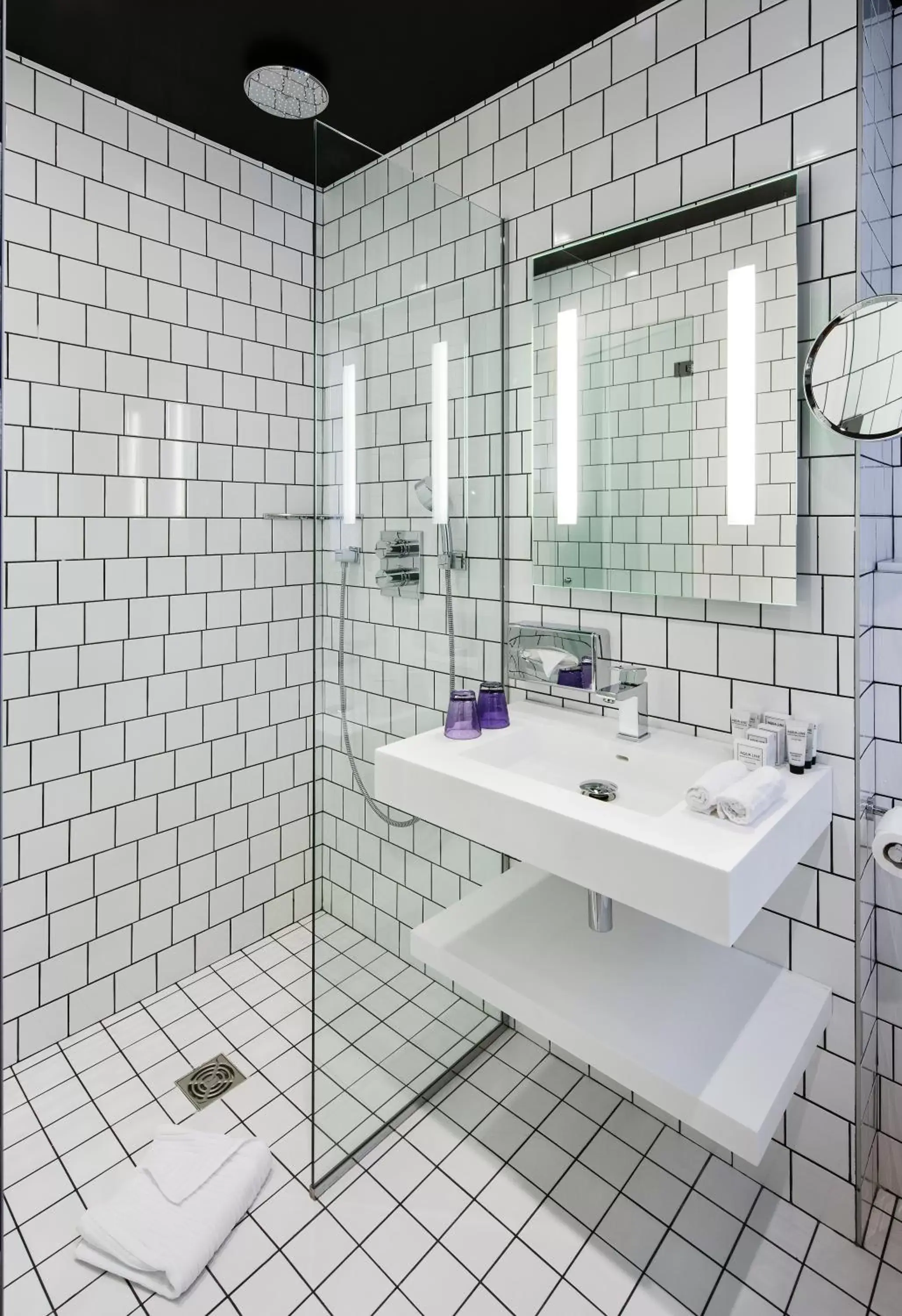 Bathroom in Best Western Premier Faubourg 88