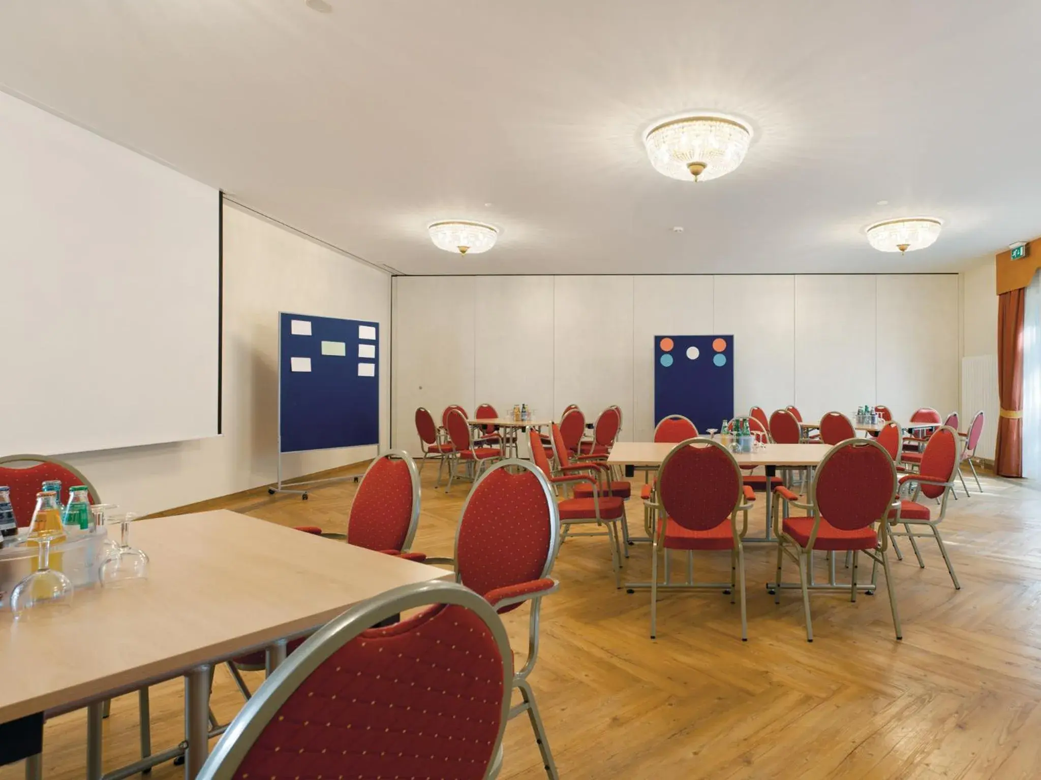 Business facilities in Morada Hotel Isetal