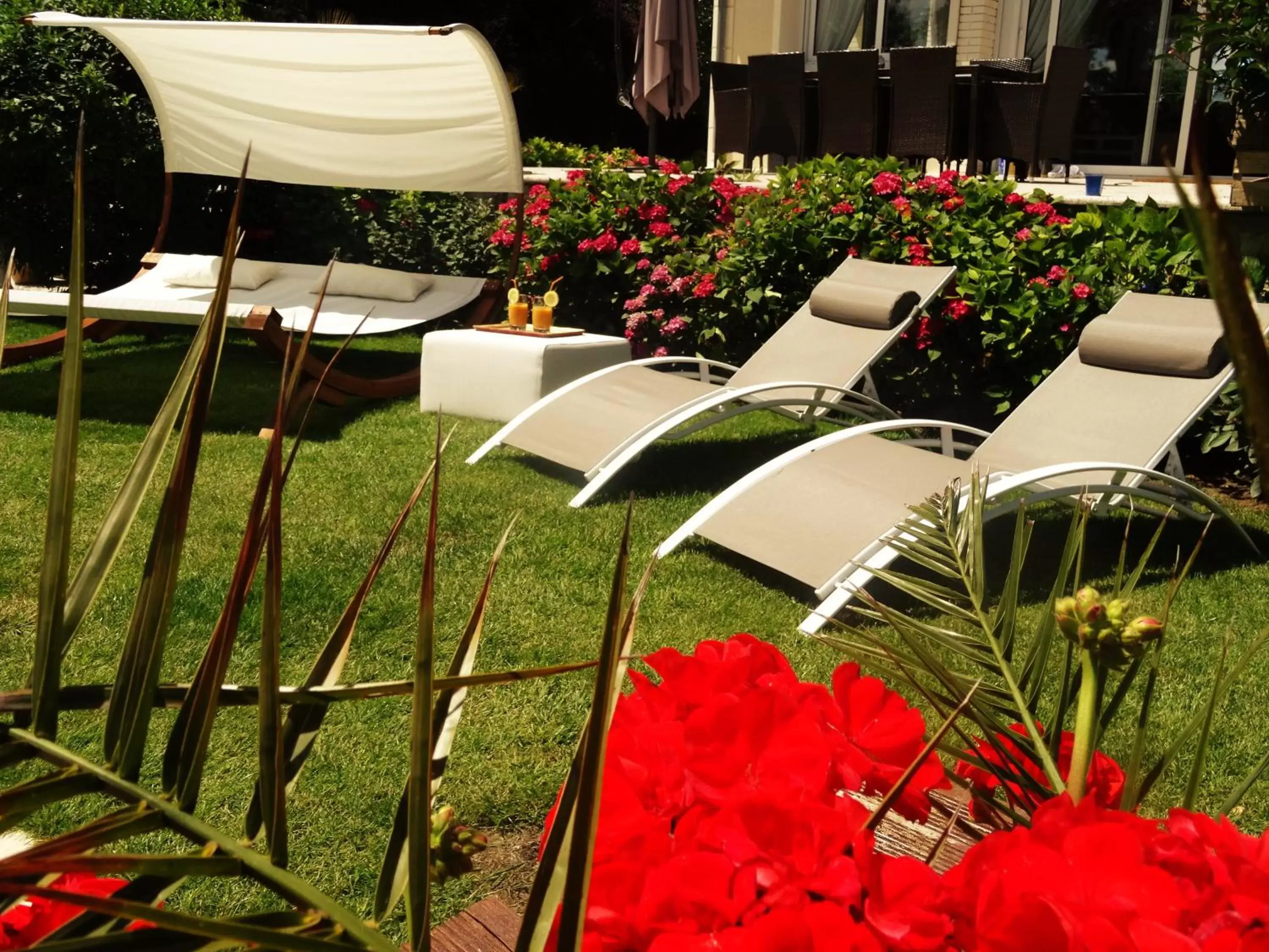 Garden, Patio/Outdoor Area in Villa La Clef Des Champs