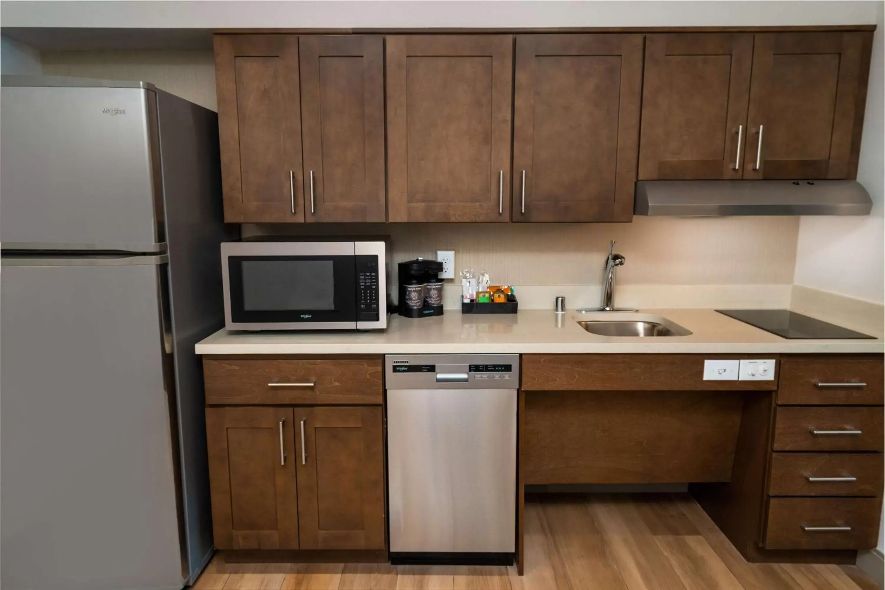 Kitchen or kitchenette, Kitchen/Kitchenette in Homewood Suites By Hilton Rancho Cordova, Ca