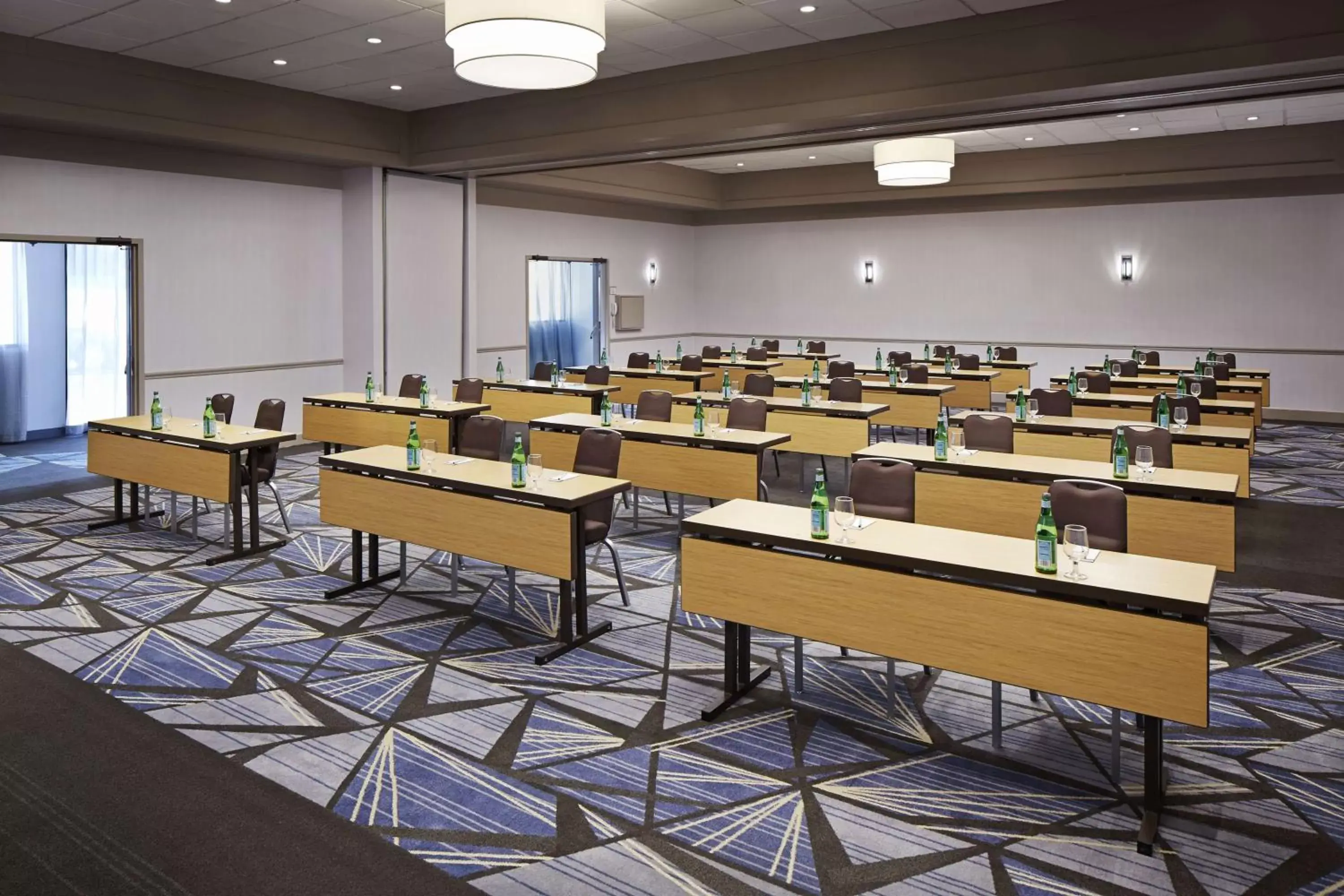 Meeting/conference room in Hotel MDR Marina del Rey- a DoubleTree by Hilton