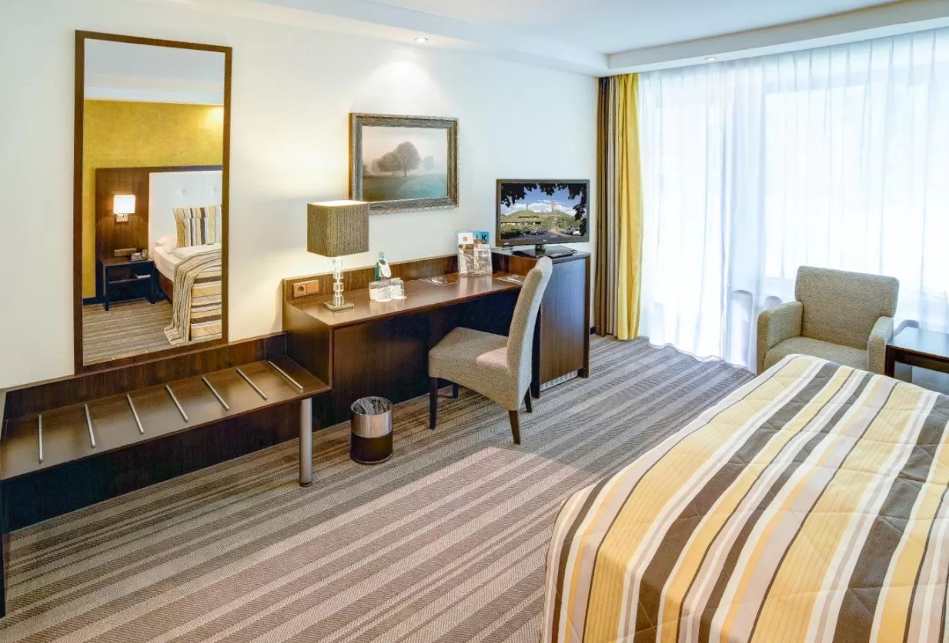 Photo of the whole room, Bed in Hotel Moers van der Valk