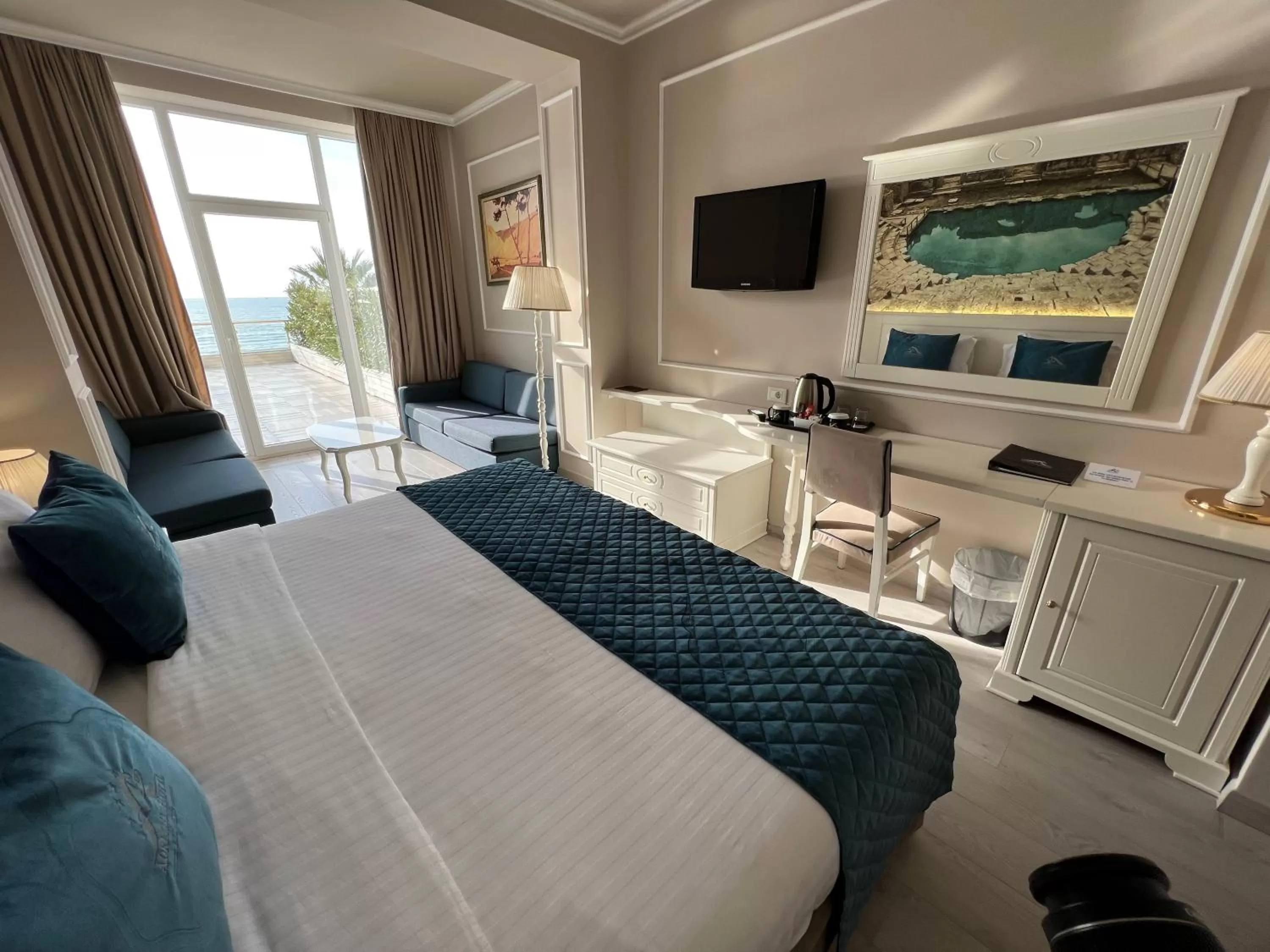 Bed in Adriatik Hotel, BW Premier Collection