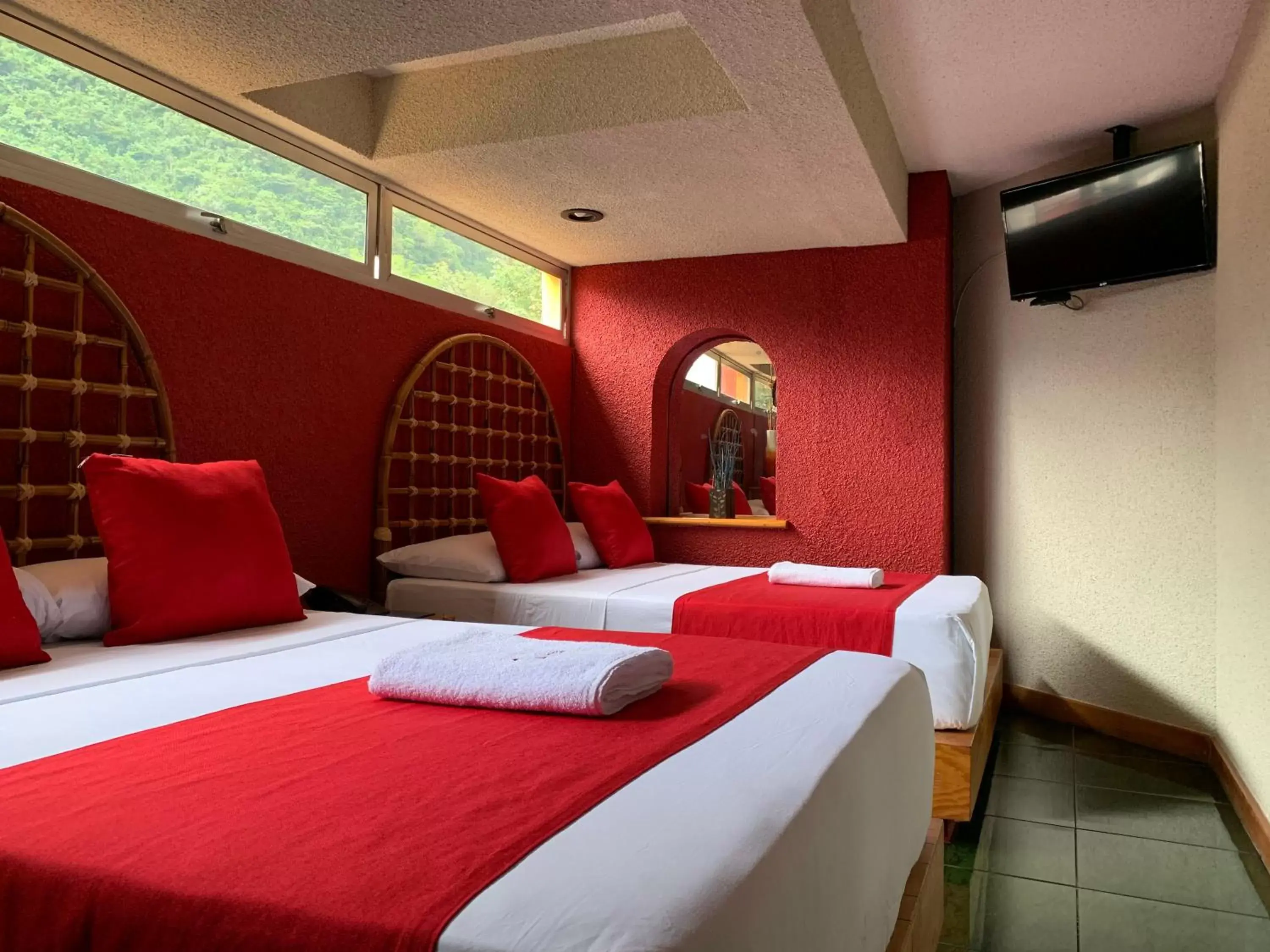 Bed in Hotel Alameda