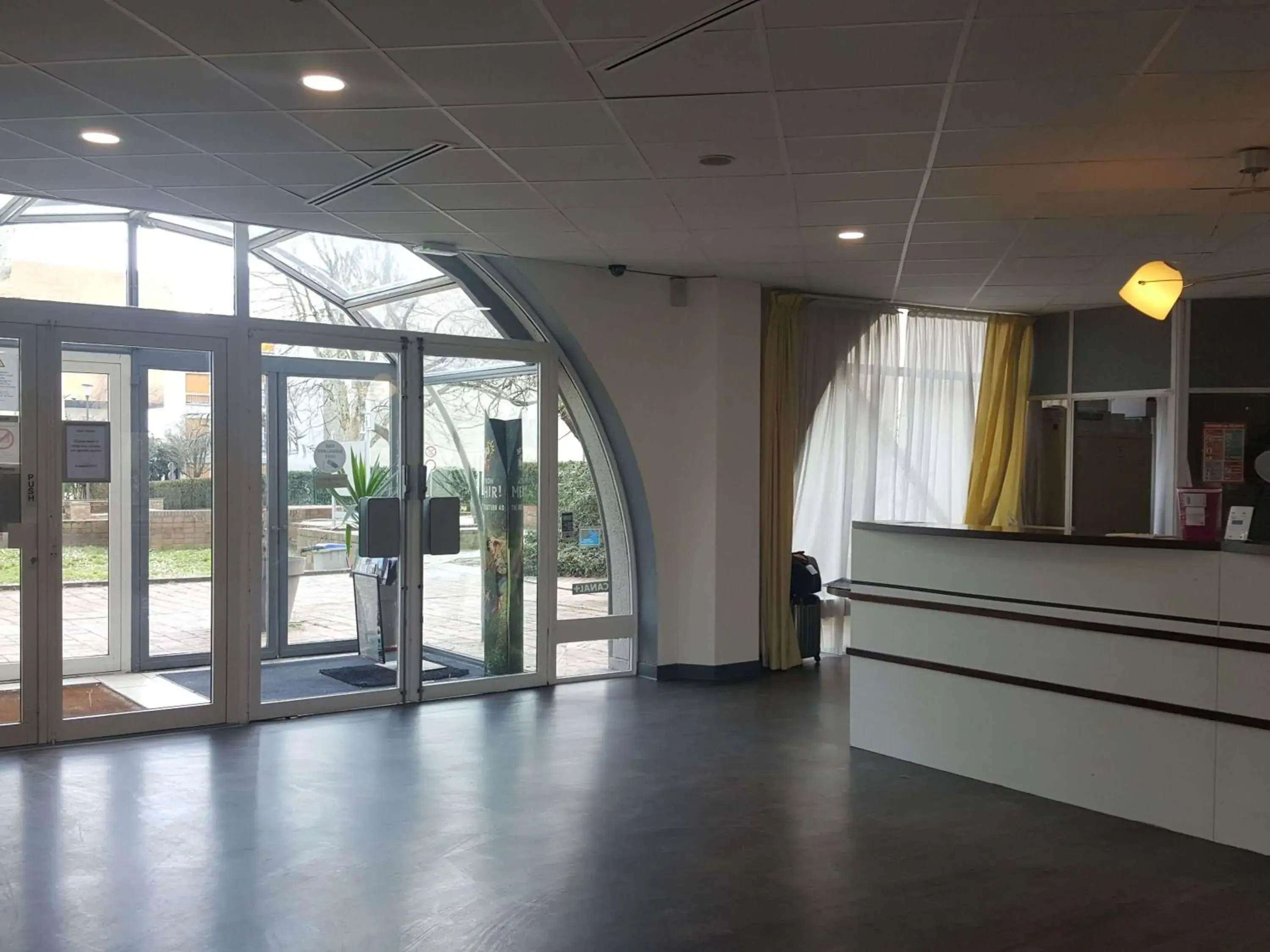 Property building, Lobby/Reception in hotelF1 Cergy
