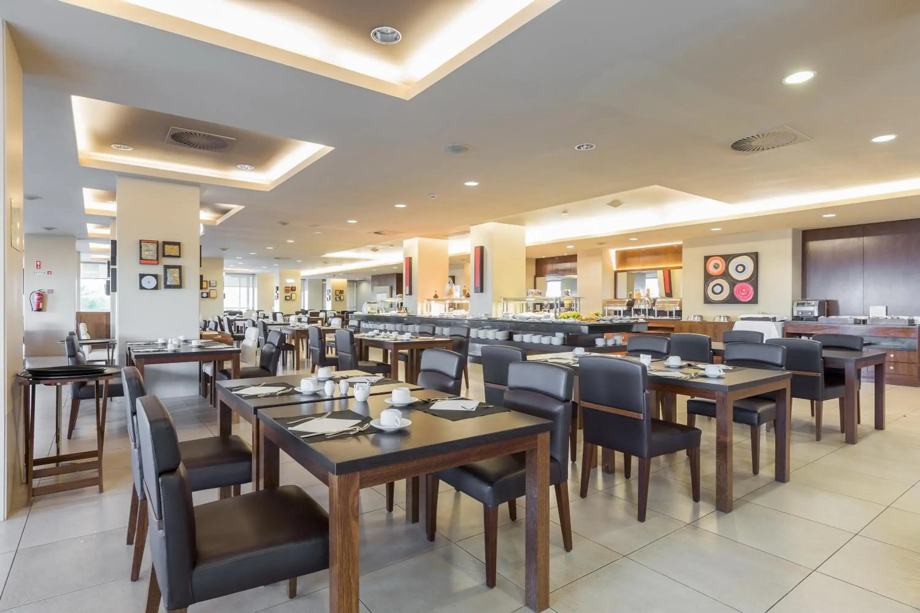 Restaurant/Places to Eat in NAU Sao Rafael Suites