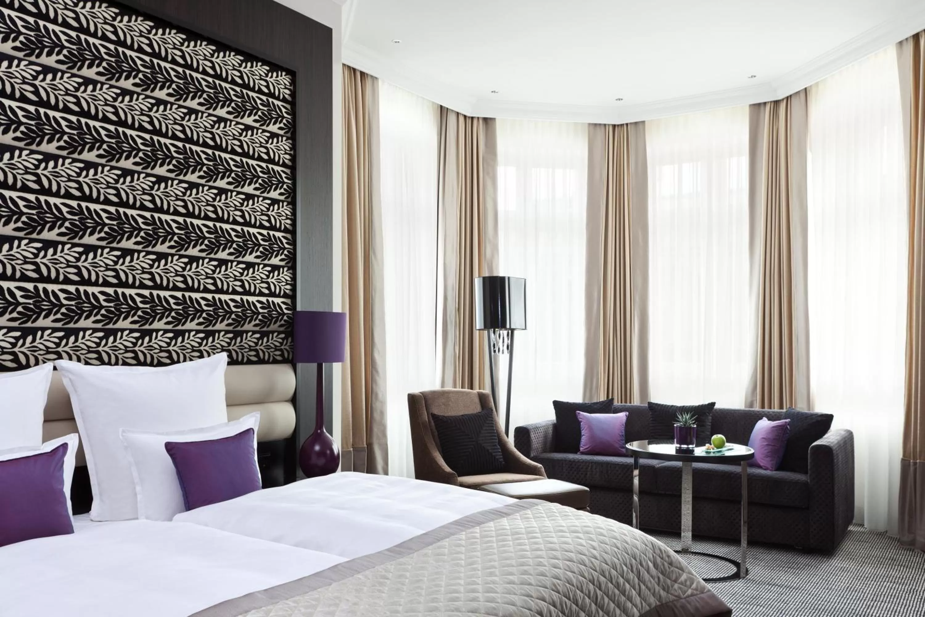 Photo of the whole room, Bed in Steigenberger Icon Grandhotel Handelshof Leipzig