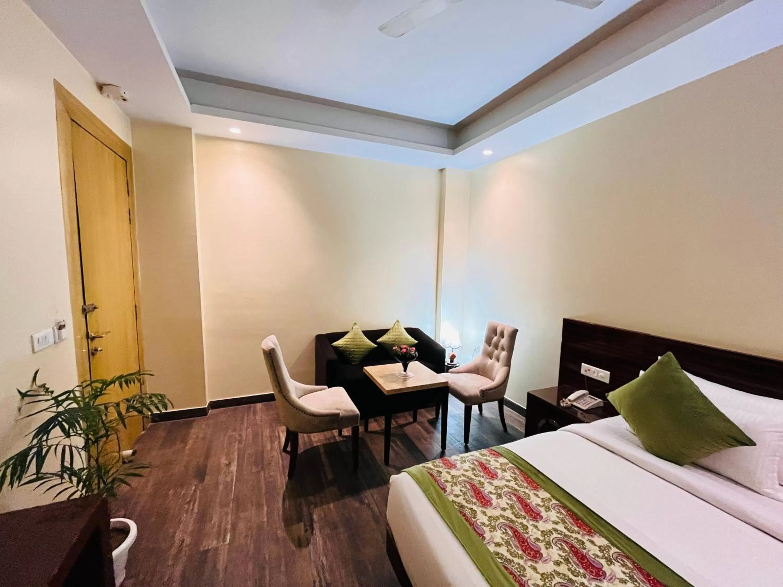 Bed in Hotel Banz near Delhi Airport