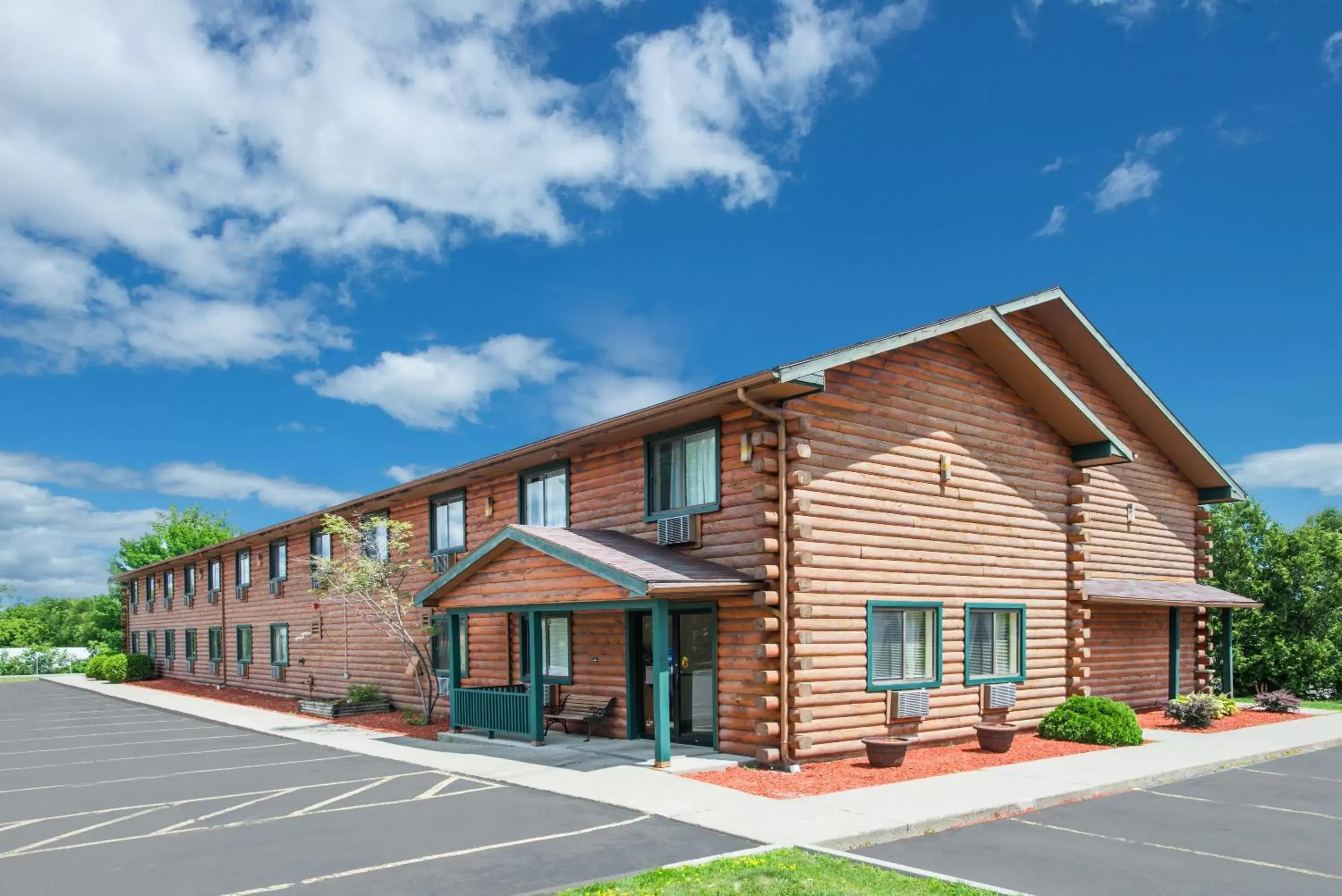 Facade/entrance, Property Building in Super 8 by Wyndham Ticonderoga