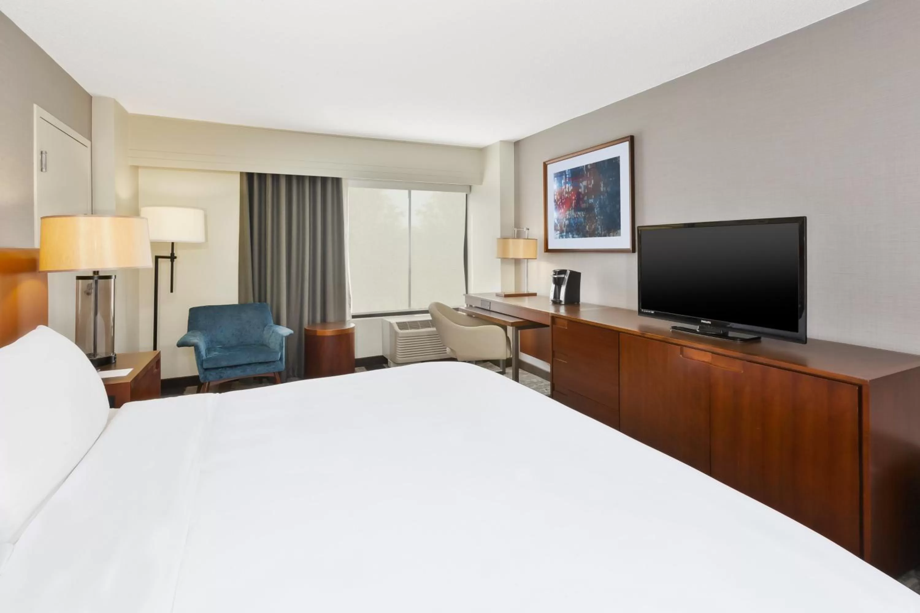 Photo of the whole room, Bed in Crowne Plaza Dulles Airport by IHG