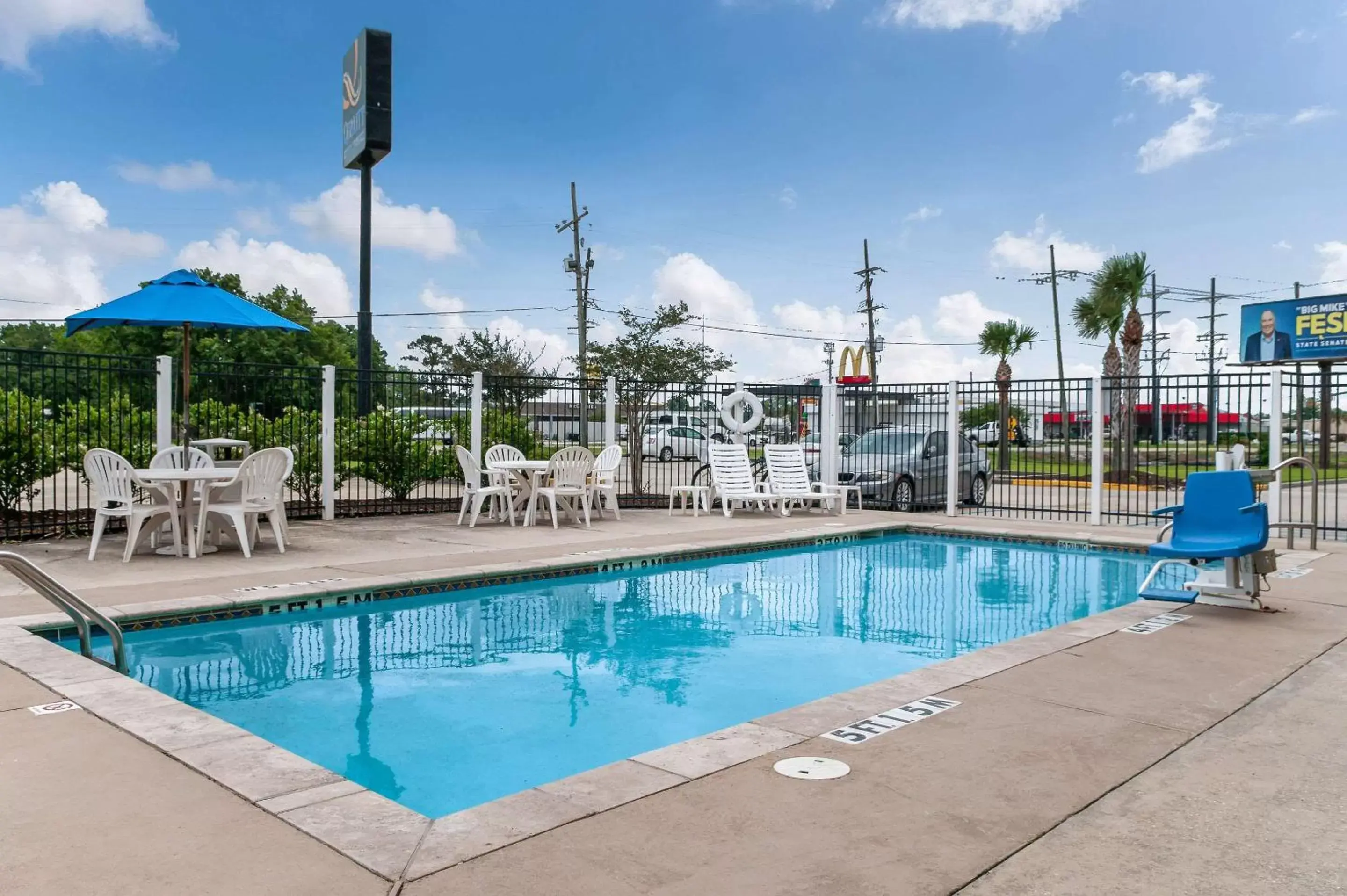 On site, Swimming Pool in Quality Inn & Suites Houma