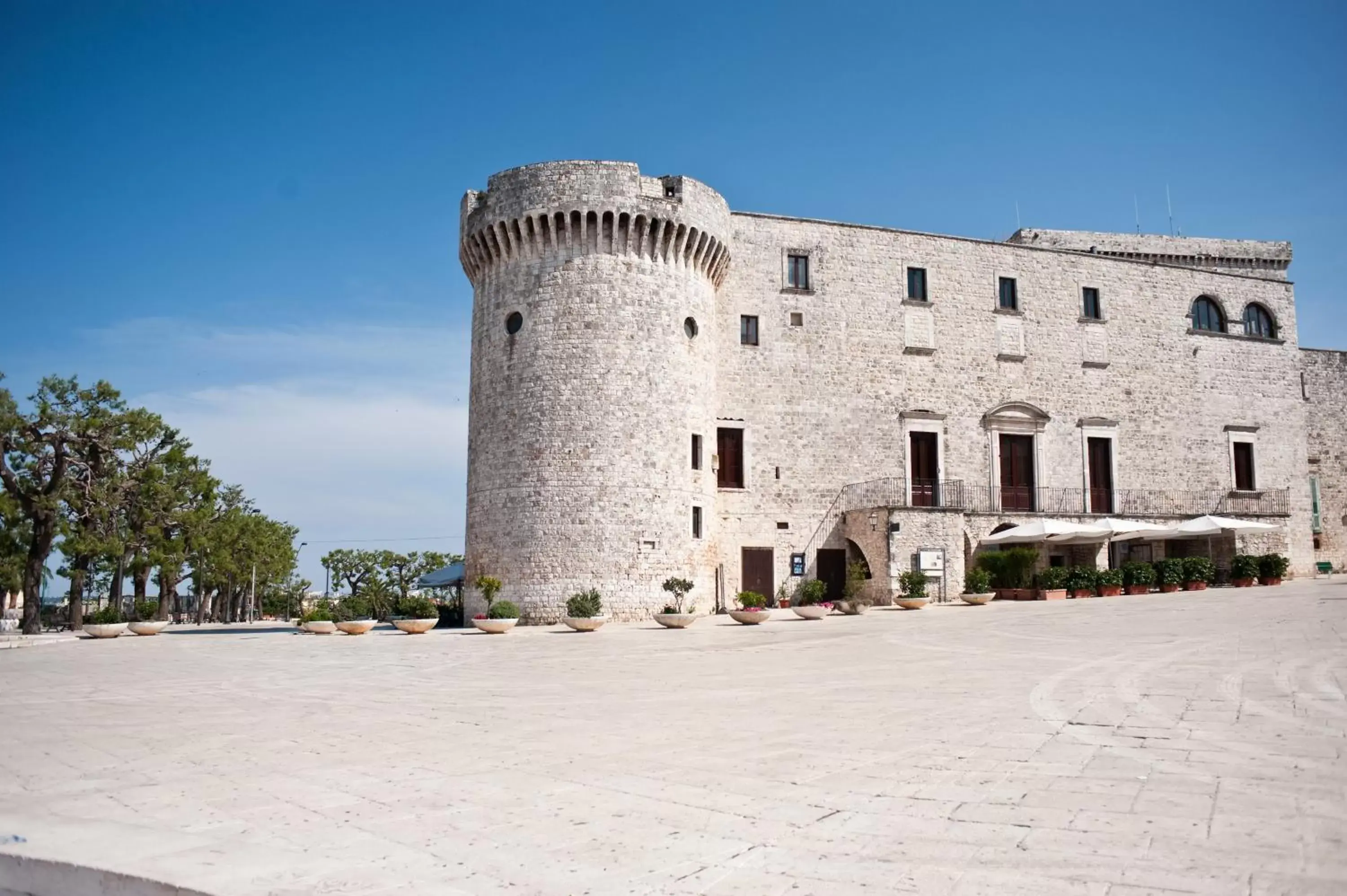 Nearby landmark, Property Building in Hotel Corte Altavilla