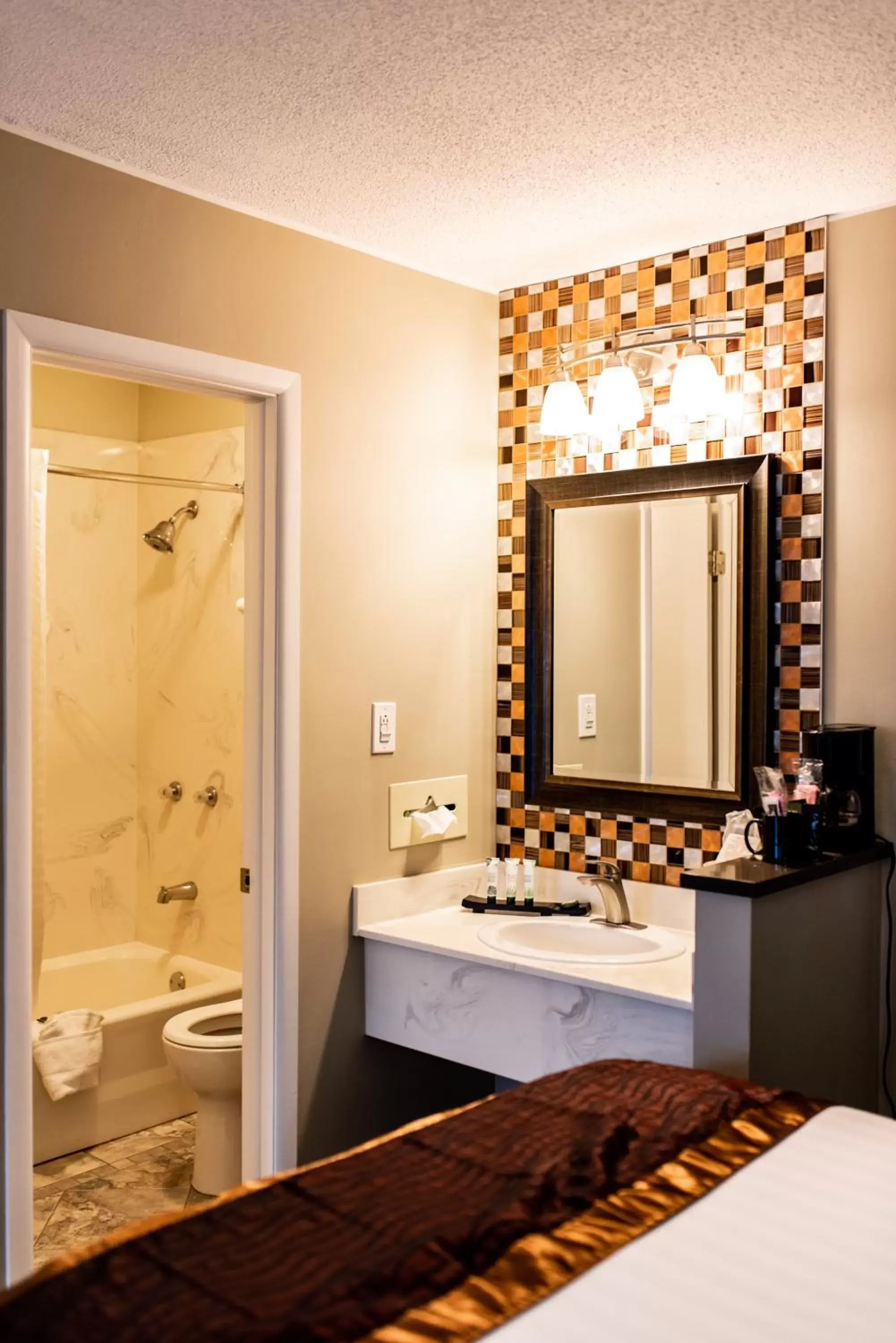 Decorative detail, Bathroom in Gateway Inn and Suites