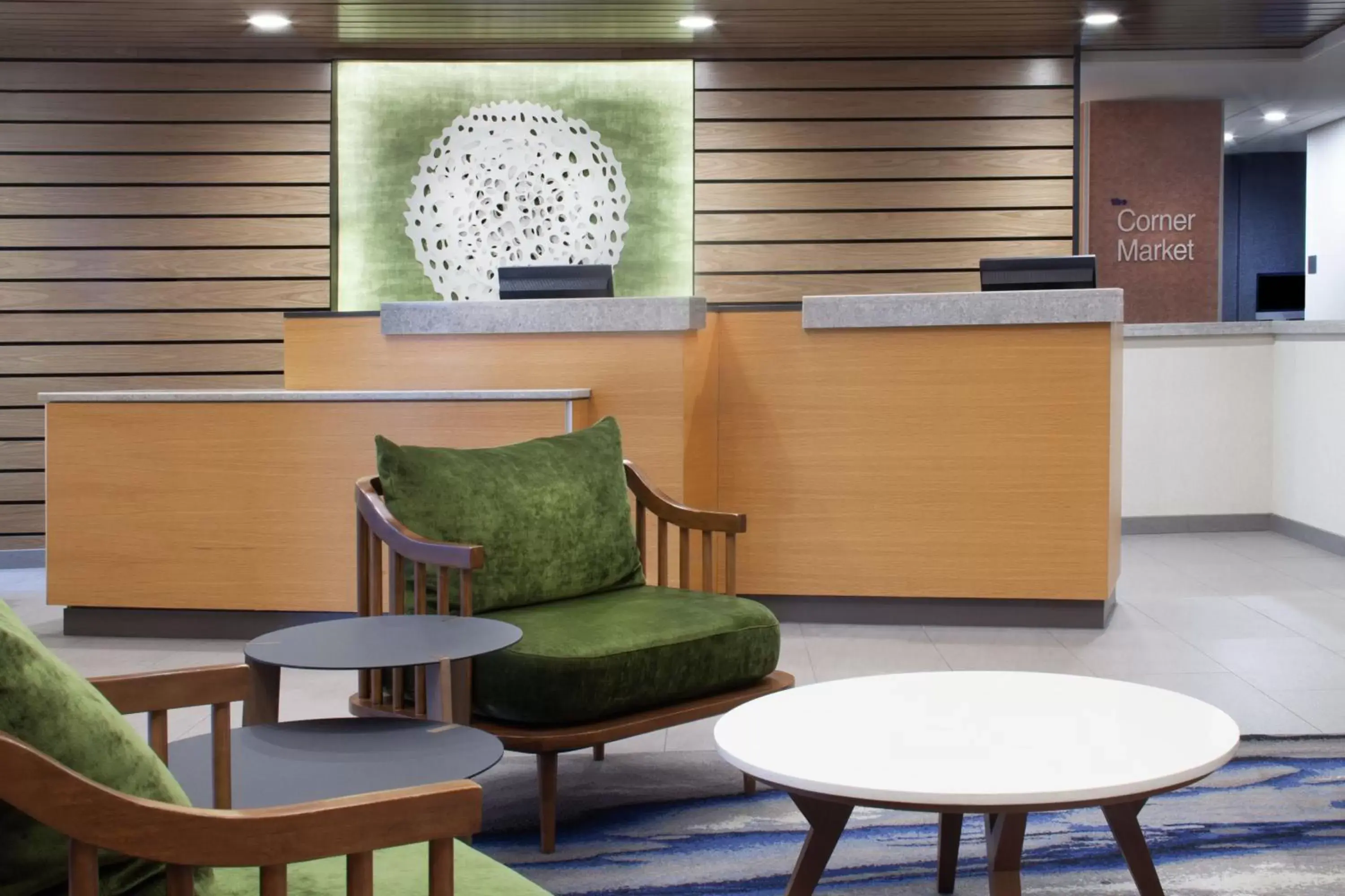 Lobby or reception, Lounge/Bar in Fairfield Inn & Suites by Marriott Charleston