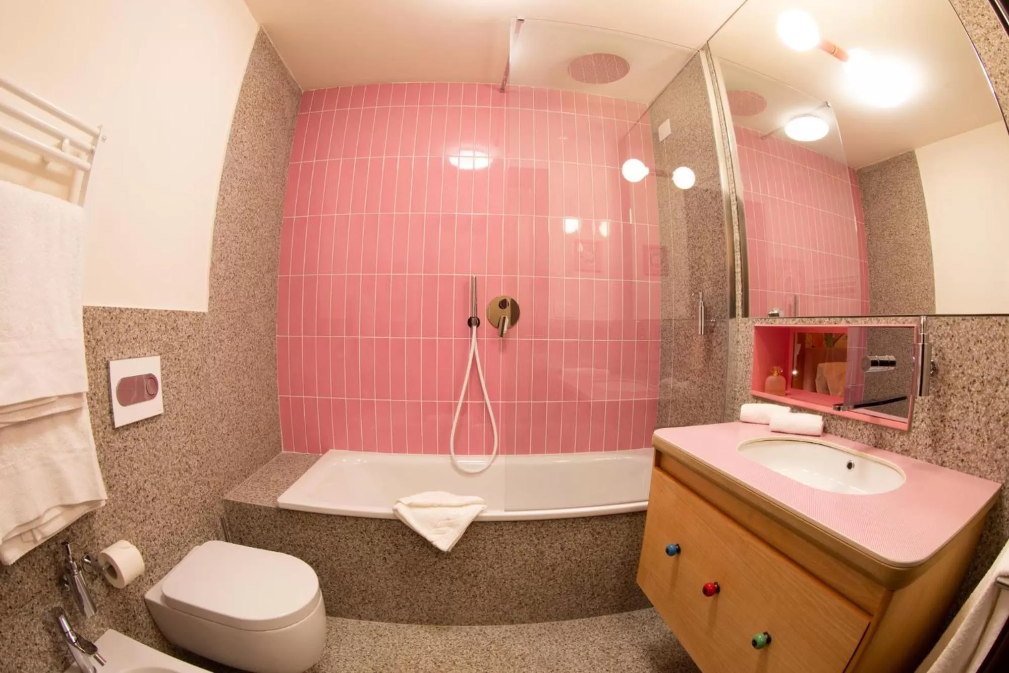 Toilet in OMAMA Hotel