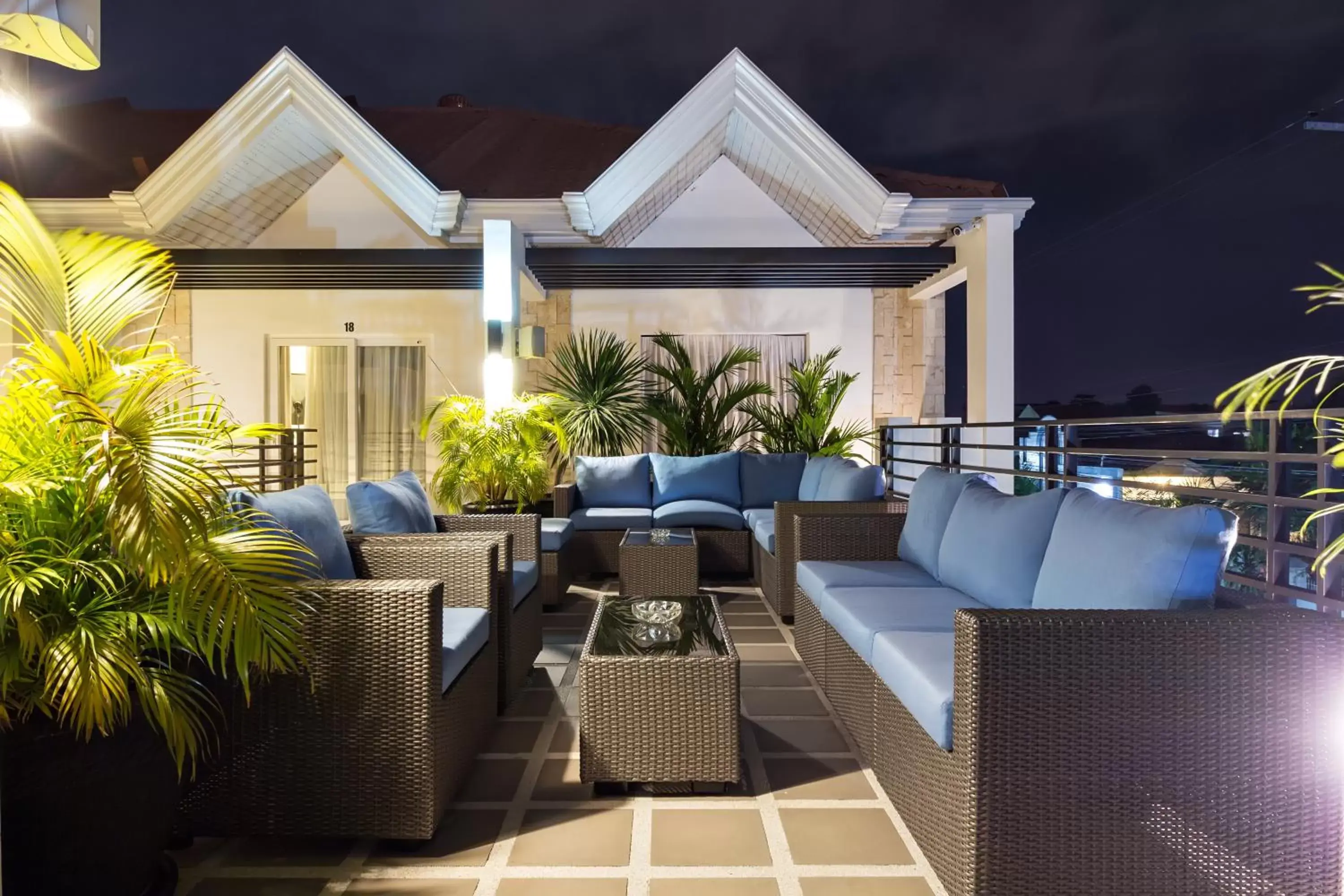 Balcony/Terrace, Lounge/Bar in Winds Boutique Hotel