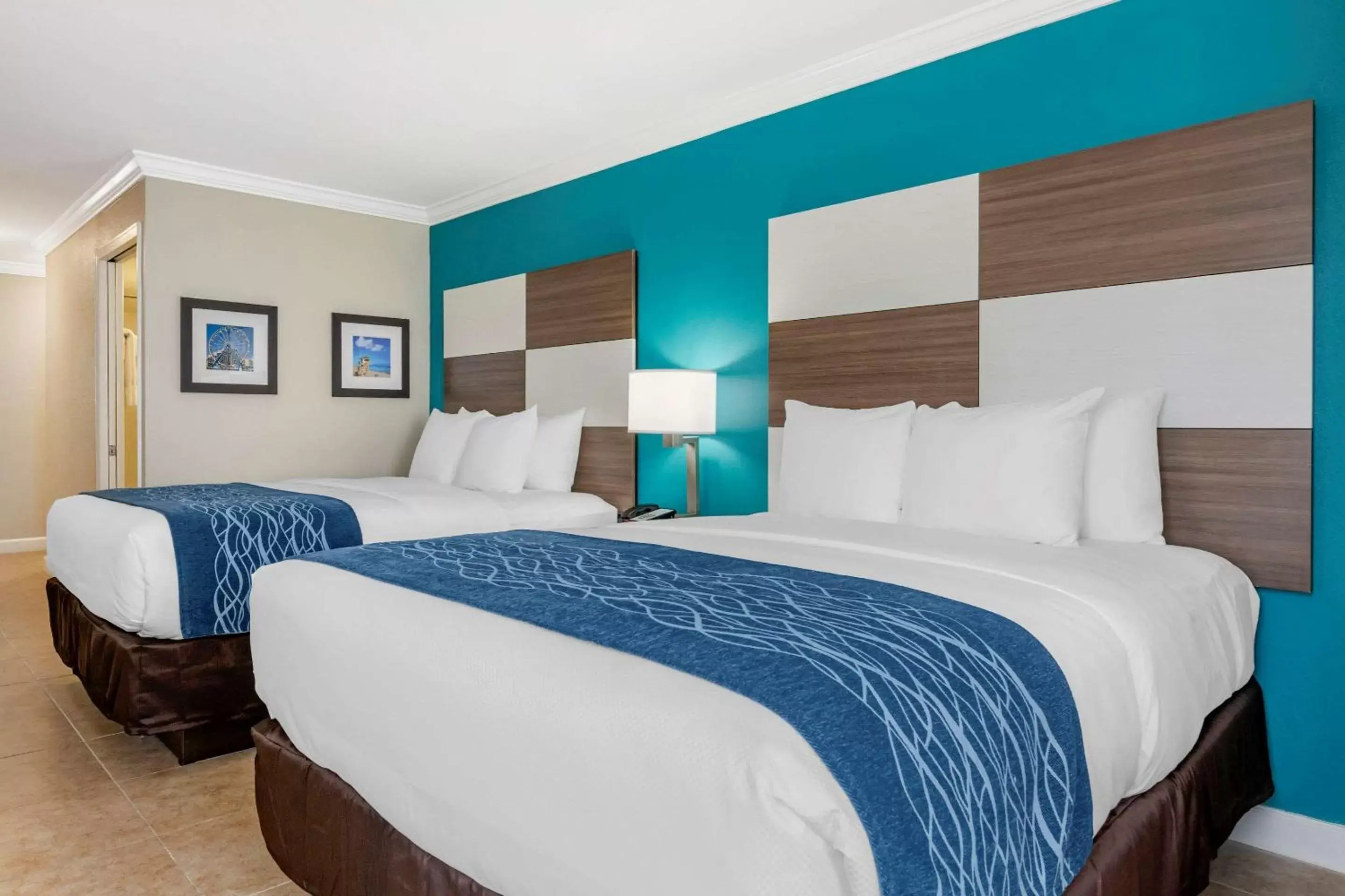 Photo of the whole room, Bed in Comfort Inn & Suites Daytona Beach Oceanfront