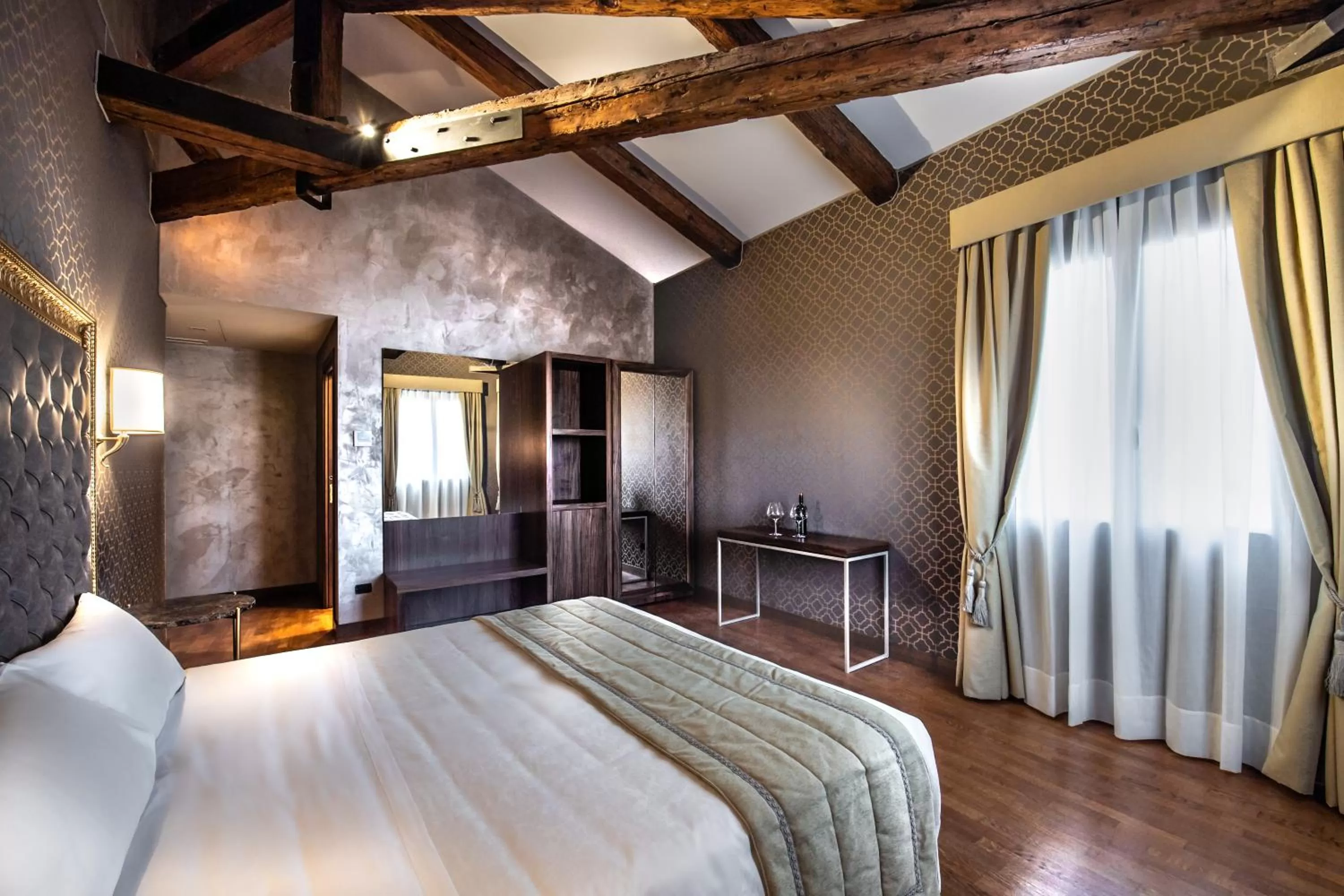 Photo of the whole room, Bed in Palazzo San Lorenzo