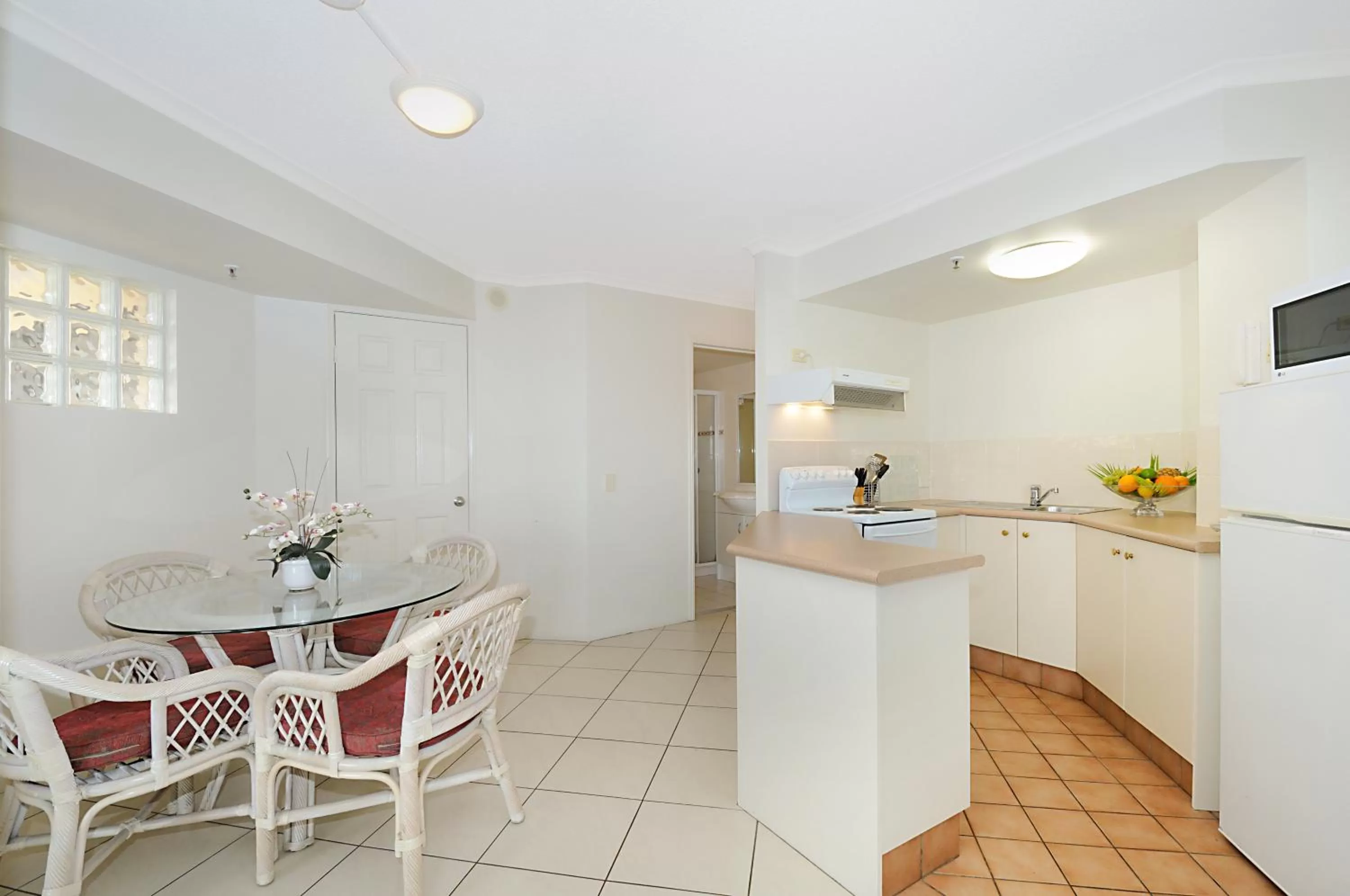 Kitchen or kitchenette in Windsurfer Resort