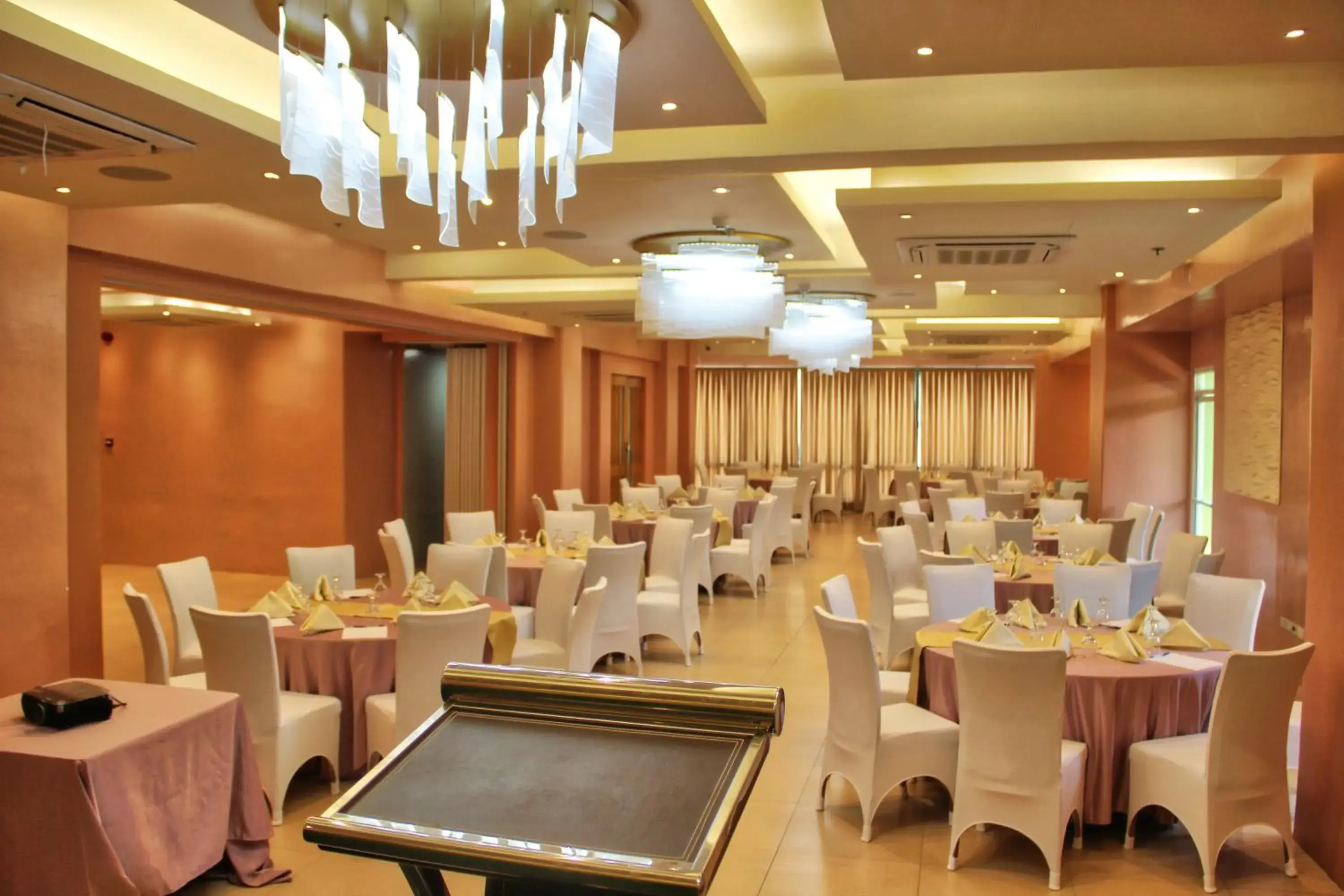 Banquet/Function facilities, Restaurant/Places to Eat in New Dawn Plus