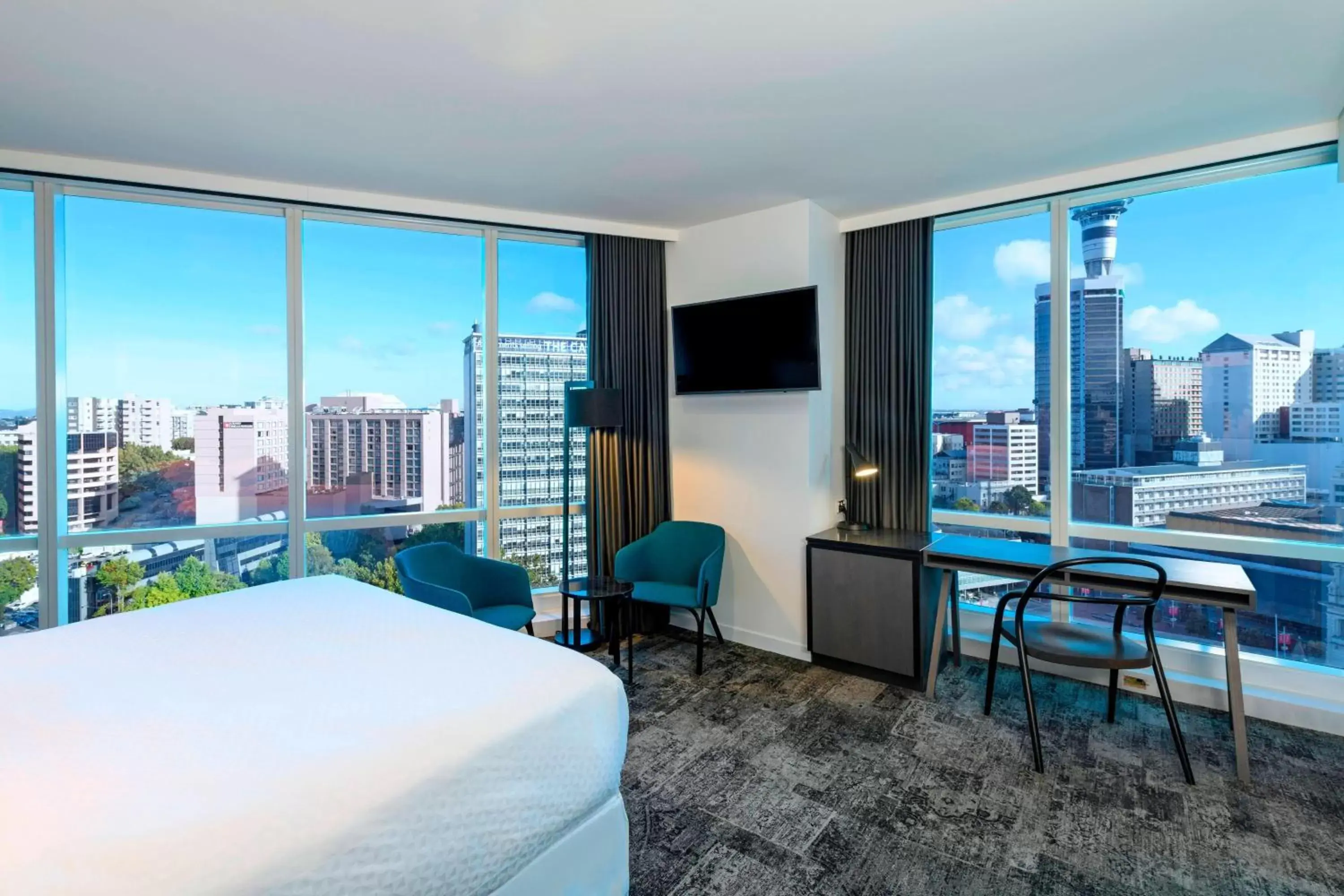 Photo of the whole room, City View in Four Points by Sheraton Auckland