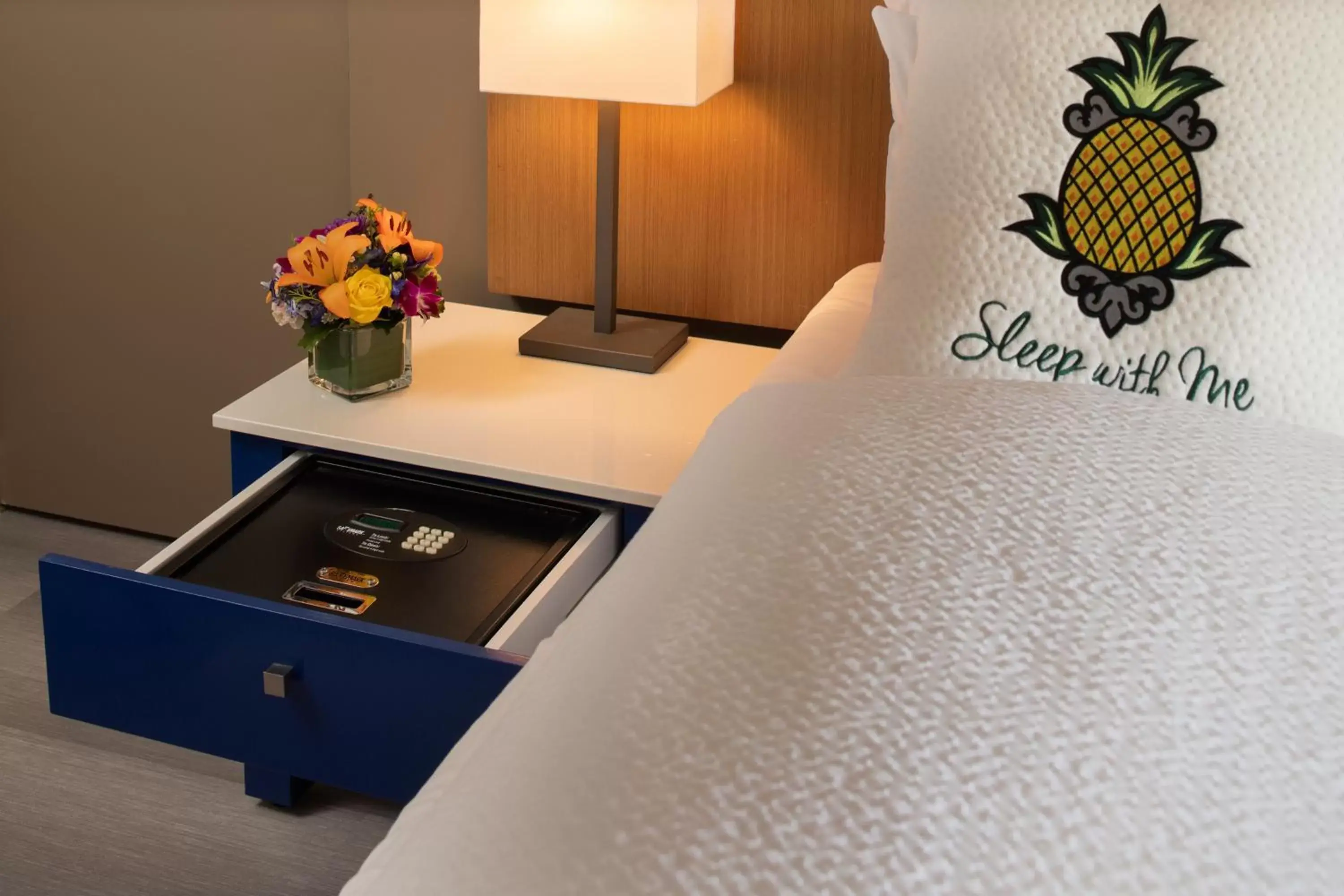 Other, Bed in Staypineapple, Hotel Rose, Downtown Portland