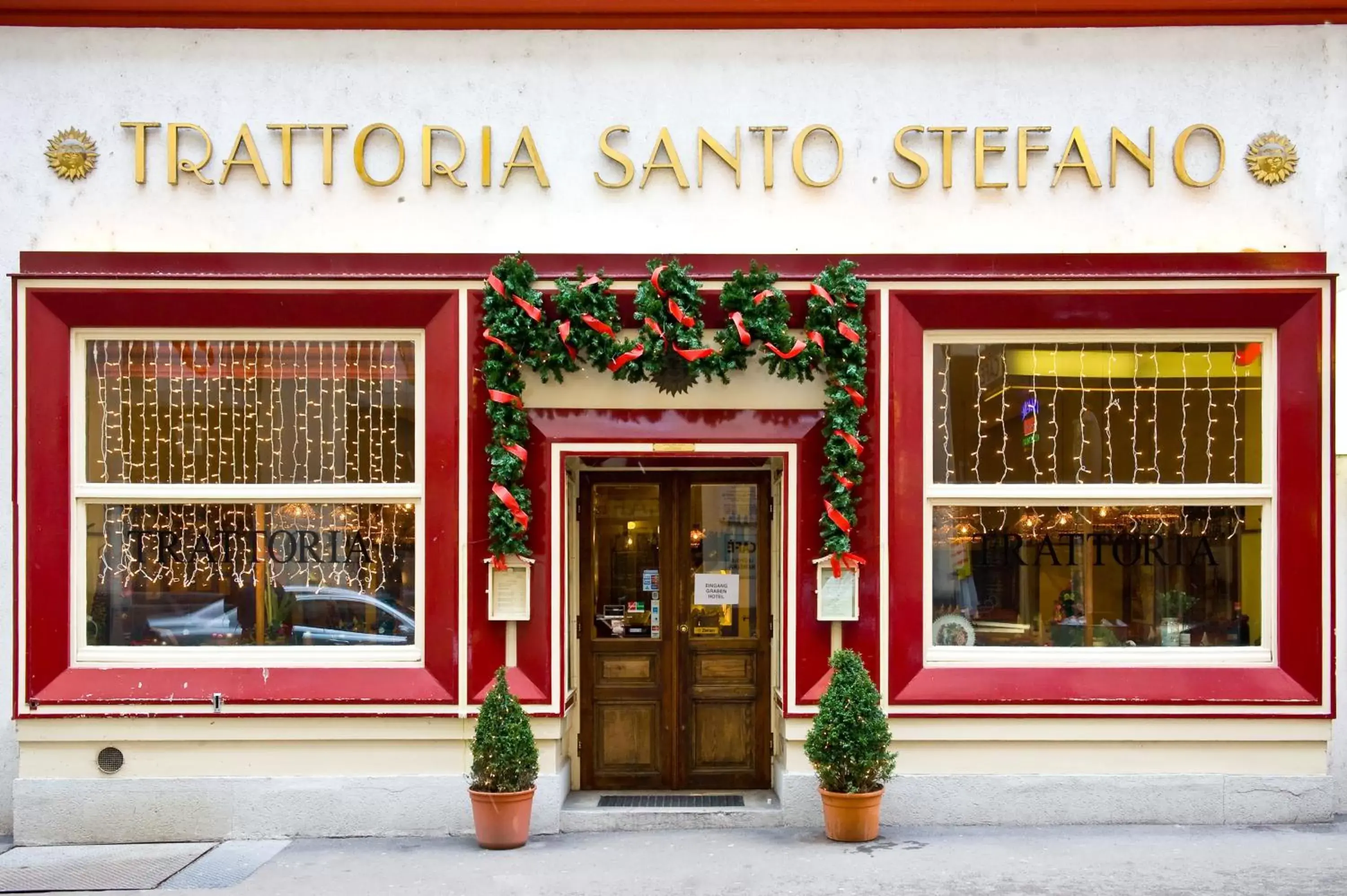 Facade/entrance in Graben Hotel