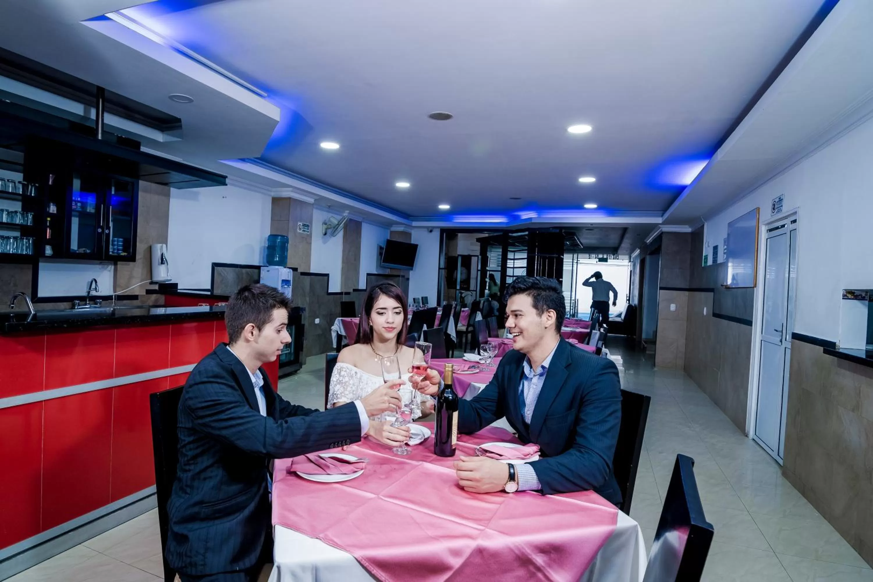 Restaurant/places to eat in Hotel Preferencial Class