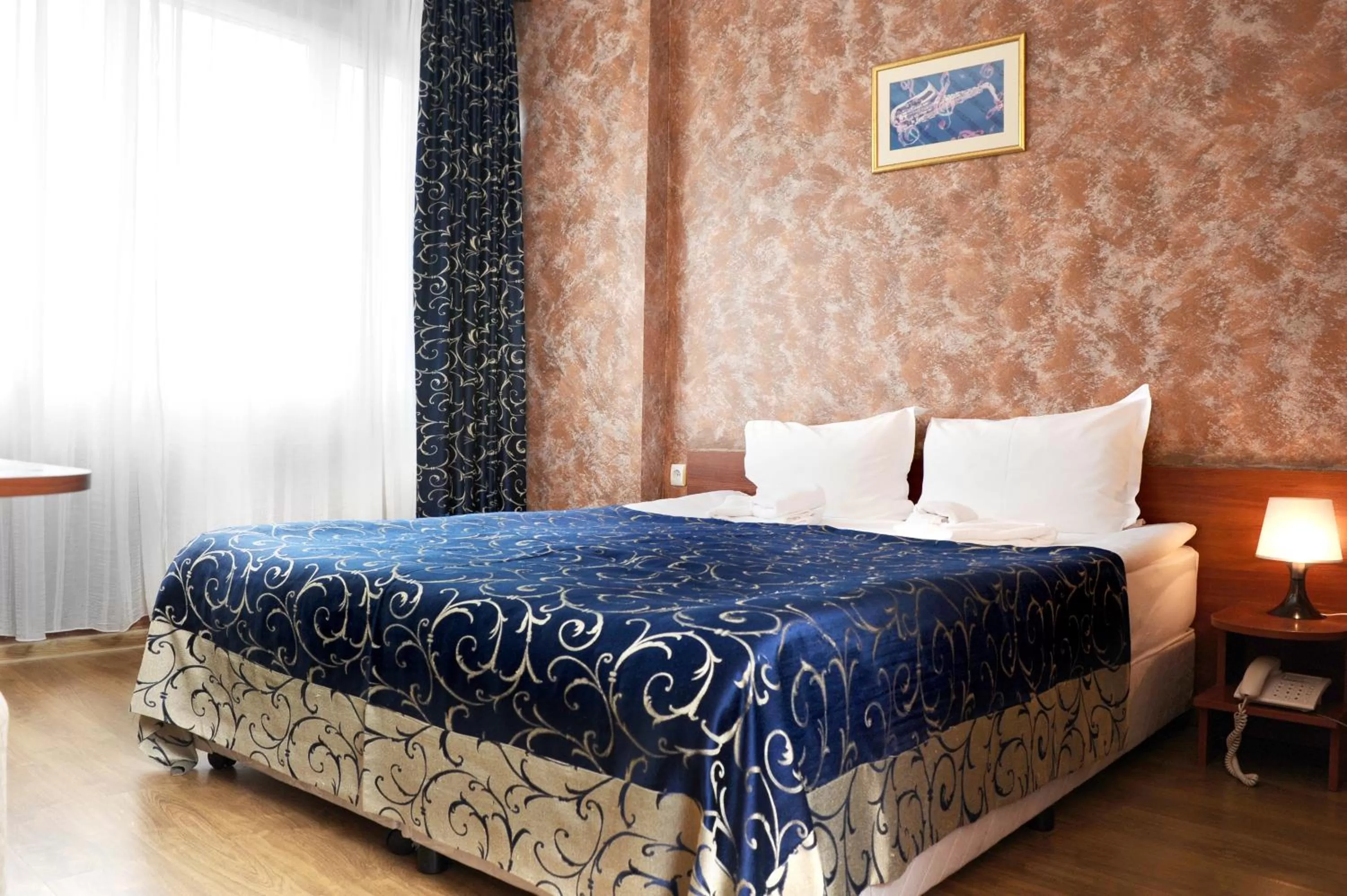 Bed in Hotel Akord - Free Parking & Metro Access