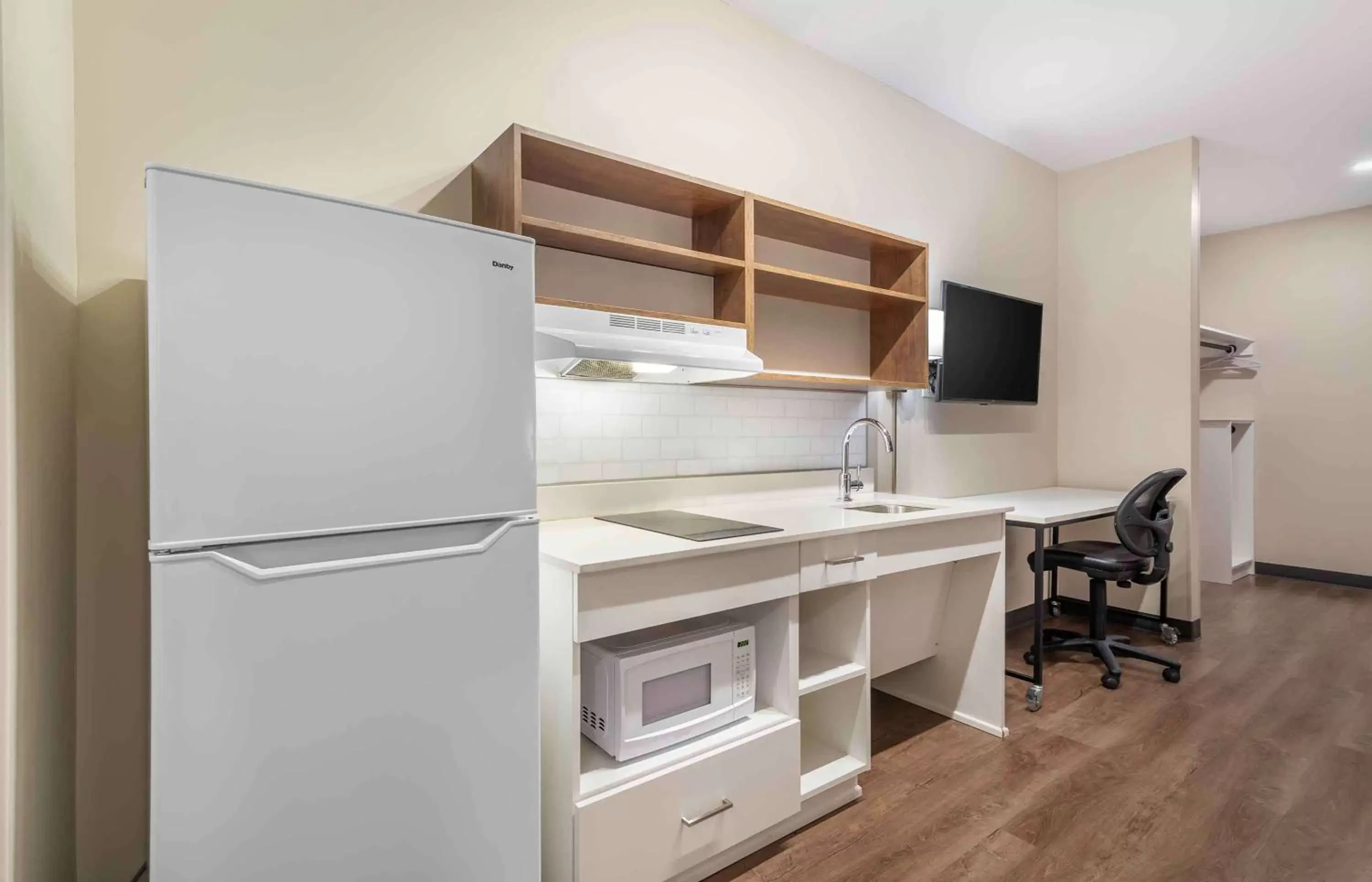Bedroom, Kitchen/Kitchenette in Extended Stay America Premier Suites - Atlanta - Newnan