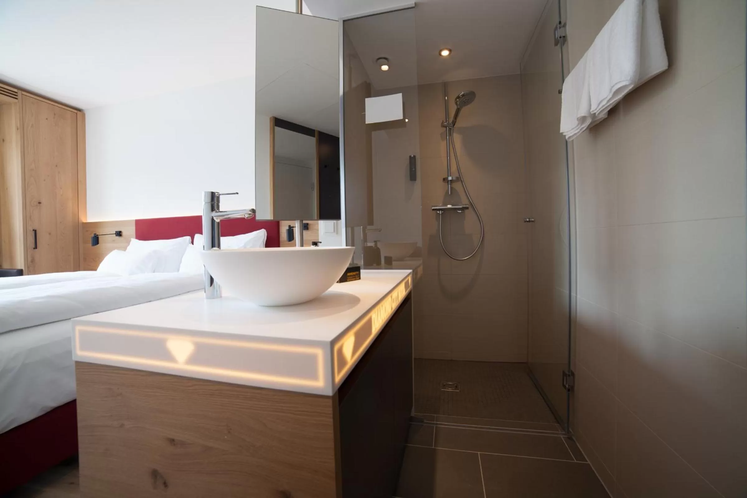 Decorative detail, Bed in Best Western Hotel Tulln