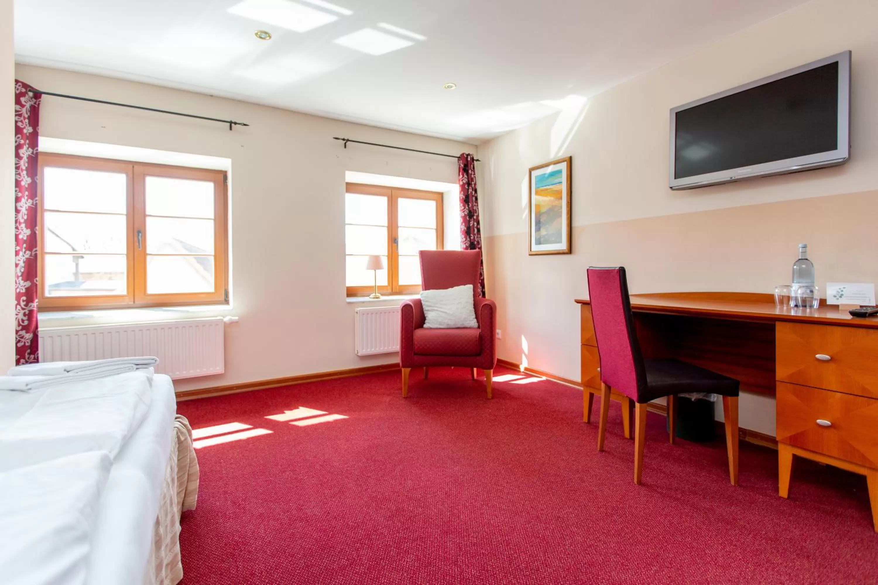 Photo of the whole room, Bed in Hotel und Restaurant Haus Sajons