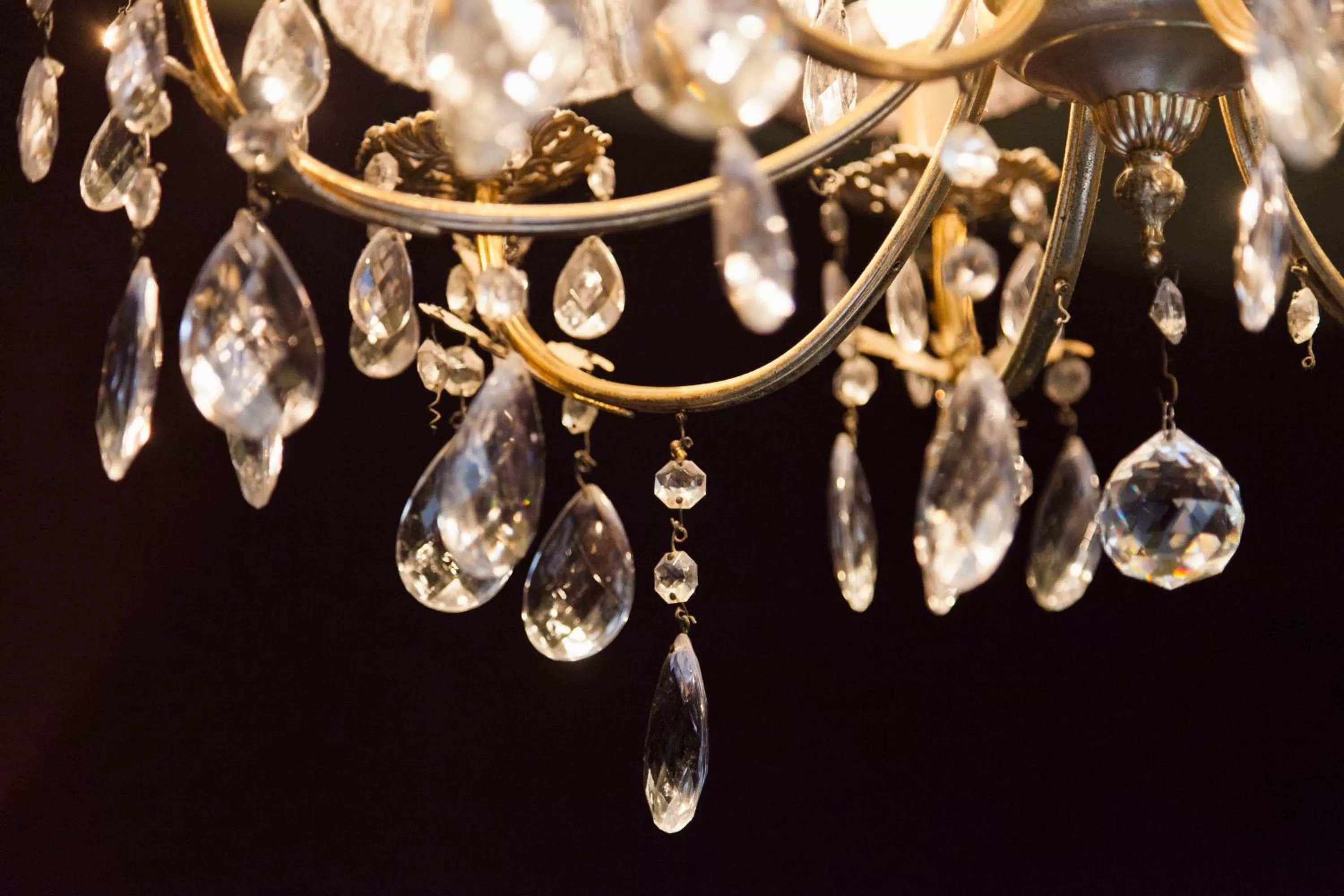 Decorative detail in Hotel Diamonds and Pearls