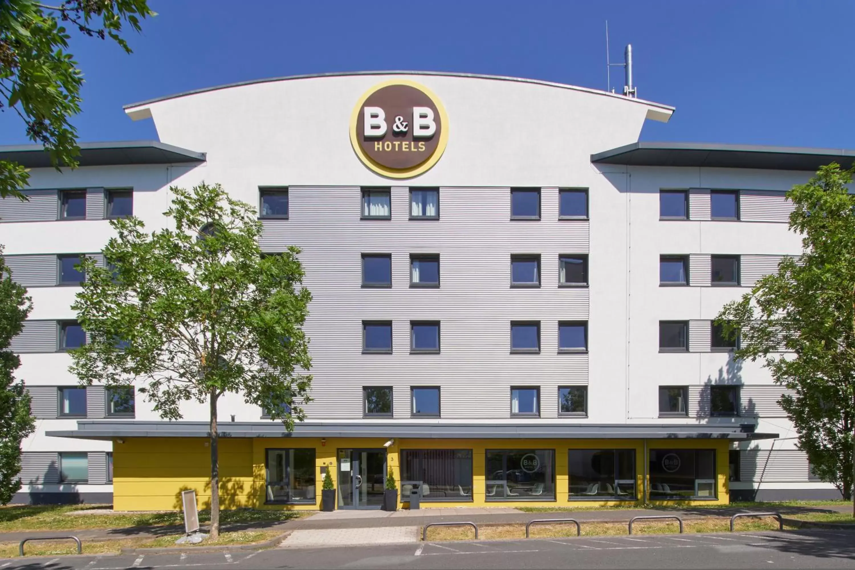 Property Building in B&B Hotel Frankfurt Niederrad