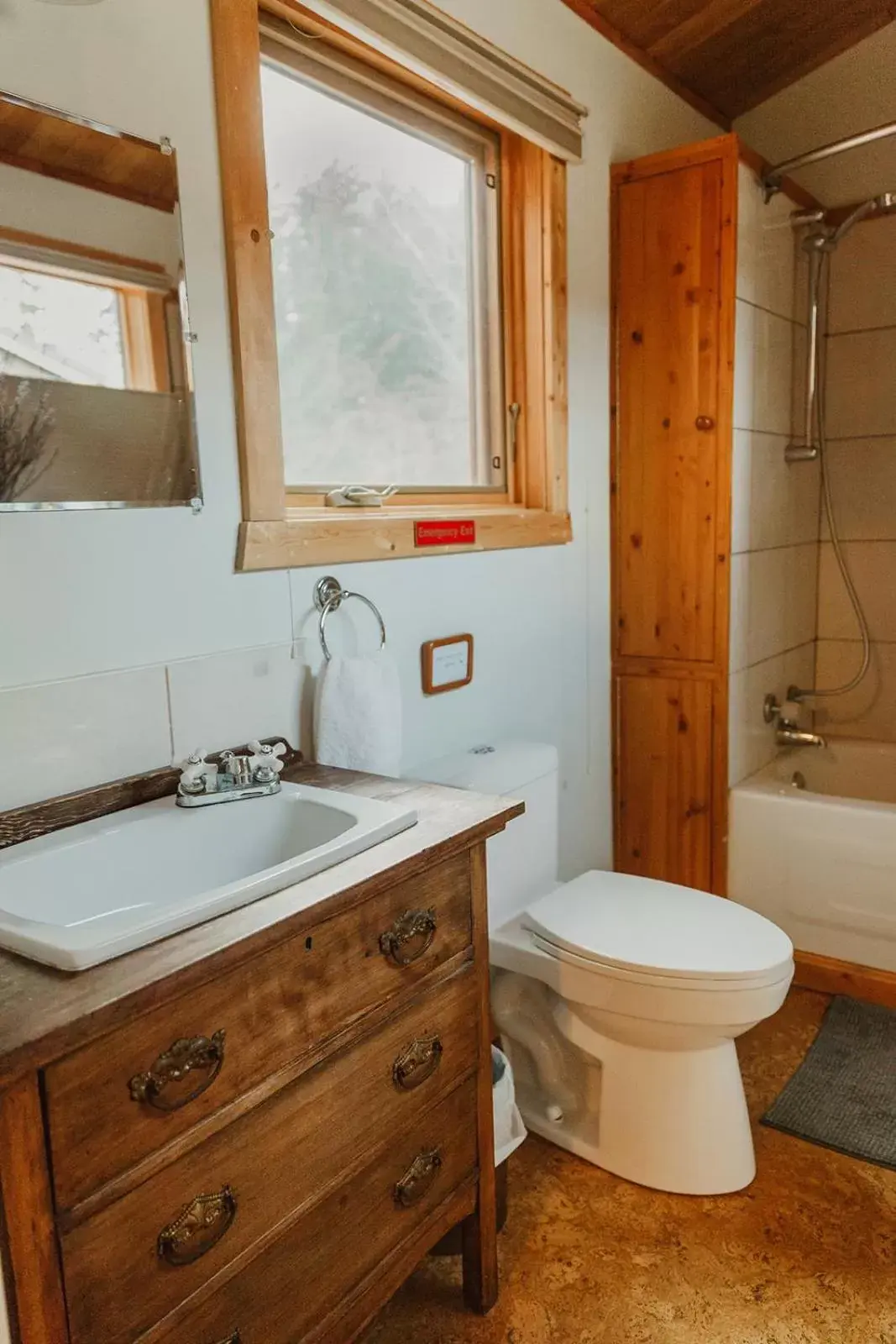 Bathroom in Ambleside Lodge Bed & Breakfast