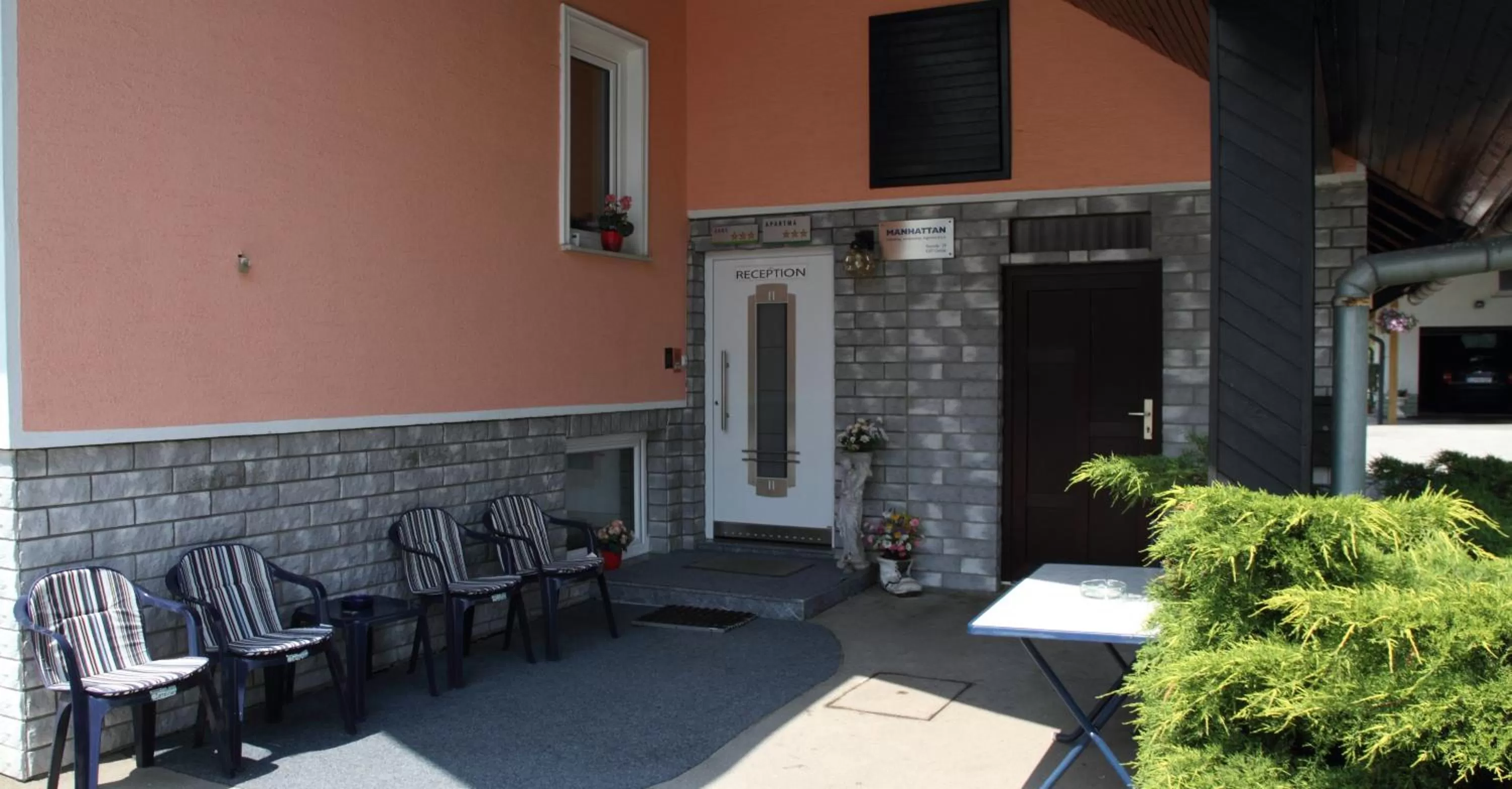 Property building in Rooms & Apartments Jana