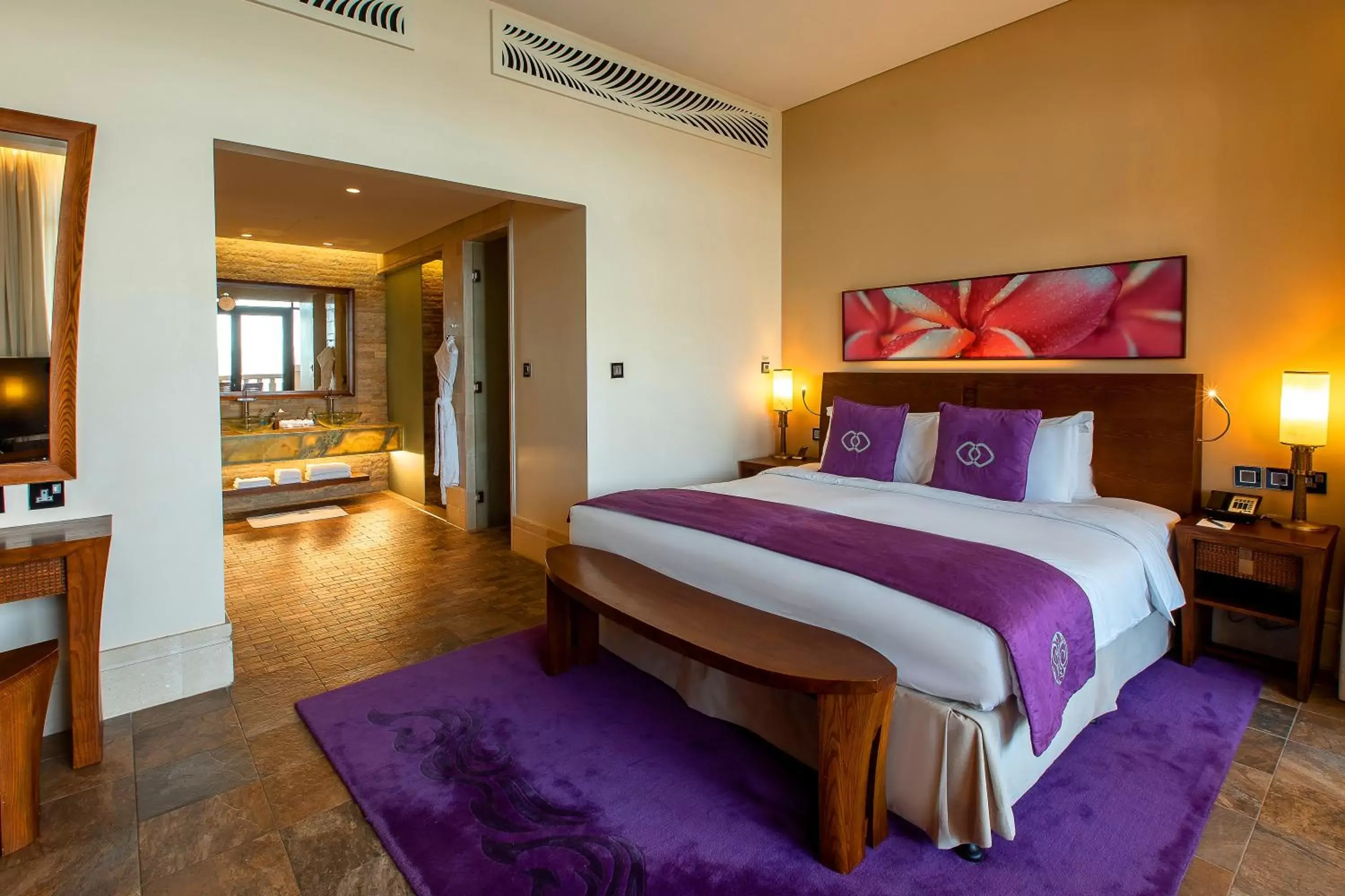 Bed in Sofitel Dubai The Palm Resort & Spa