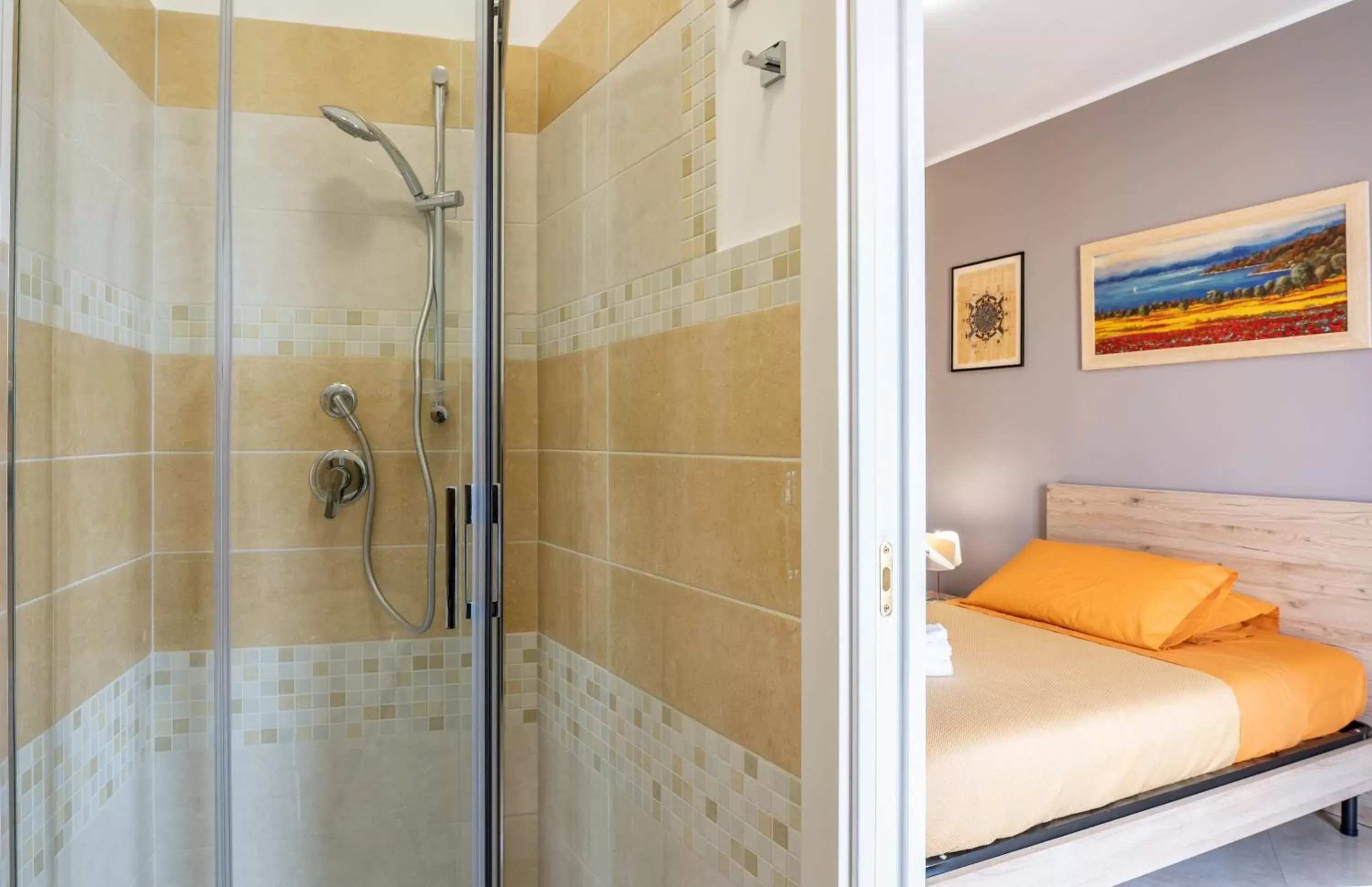 Shower, Bathroom in B&B Una Terrazza sul Golfo di Sferracavallo